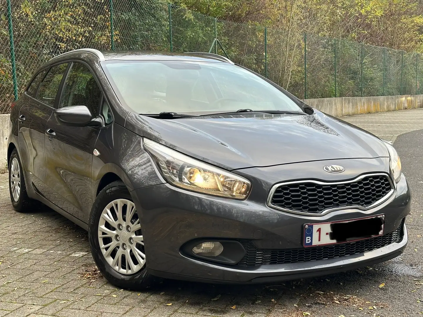 Kia Ceed / cee'd Cee'd 1.6 CRDi Fusion Gris - 2