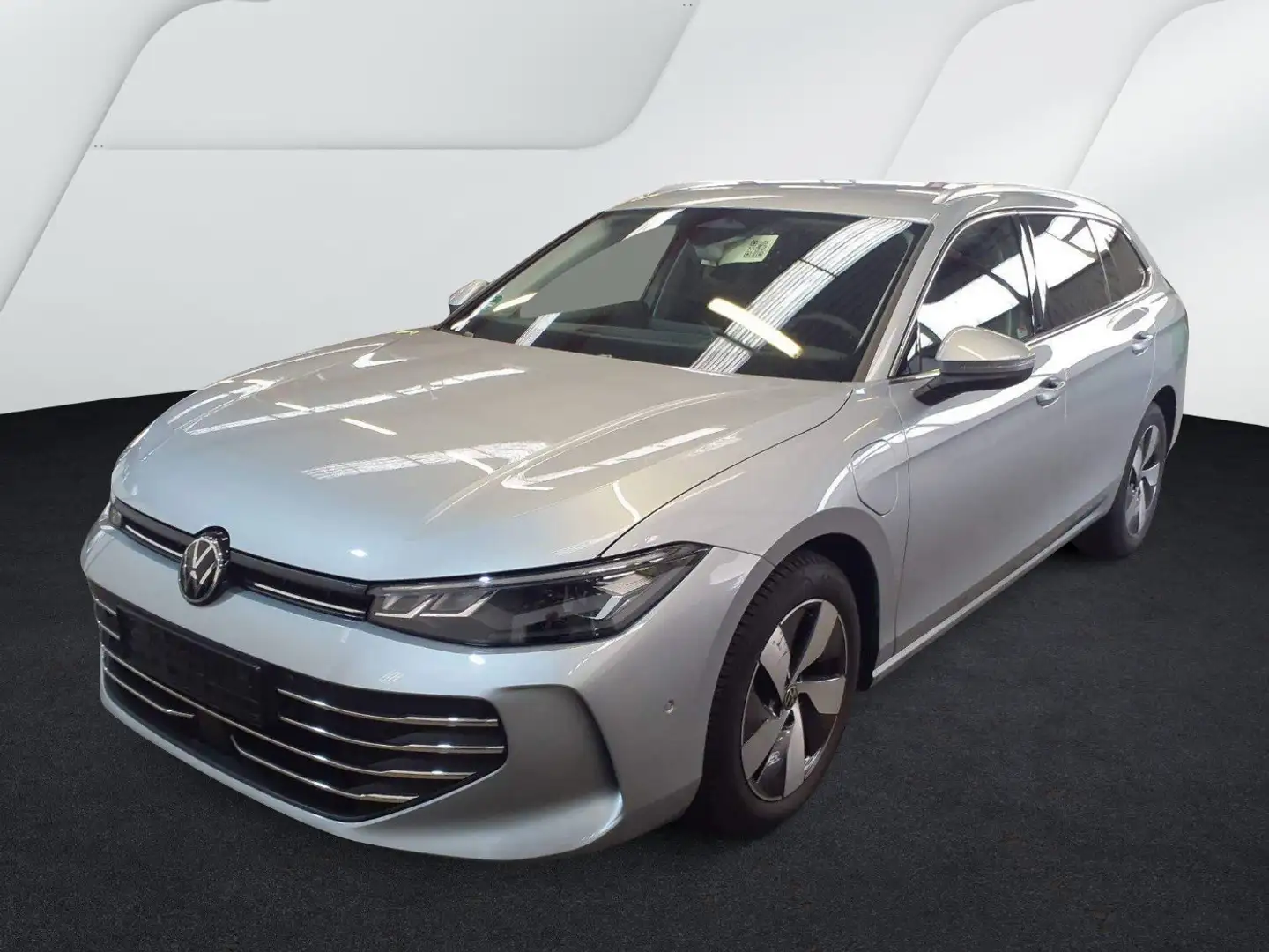 Volkswagen Passat Var. 1.5 TSI eHybrid DSG AHK*LED*NAV*ACC Silber - 2