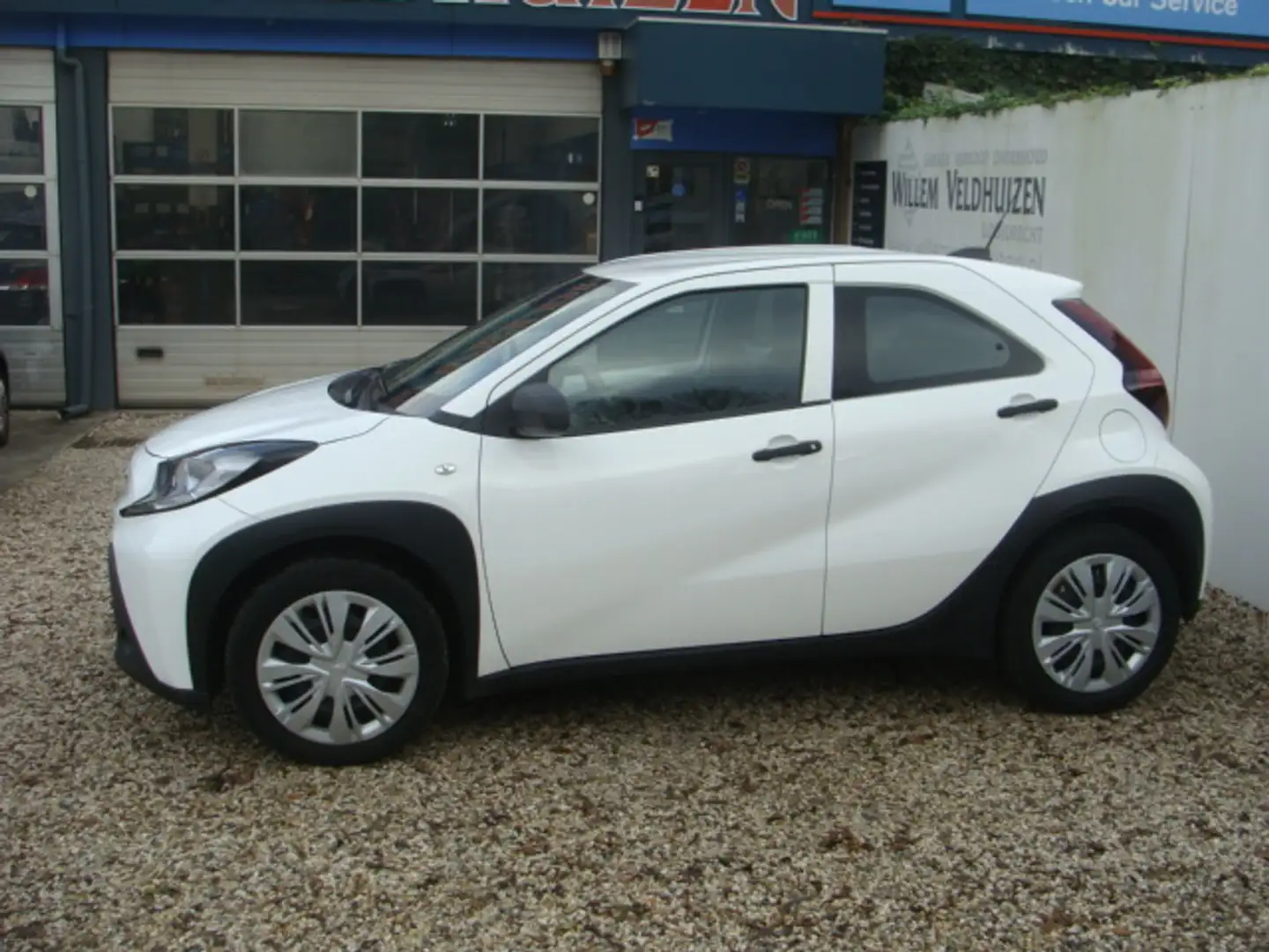 Toyota Aygo X 1.0 VVT-i MT weinig km Blanc - 2