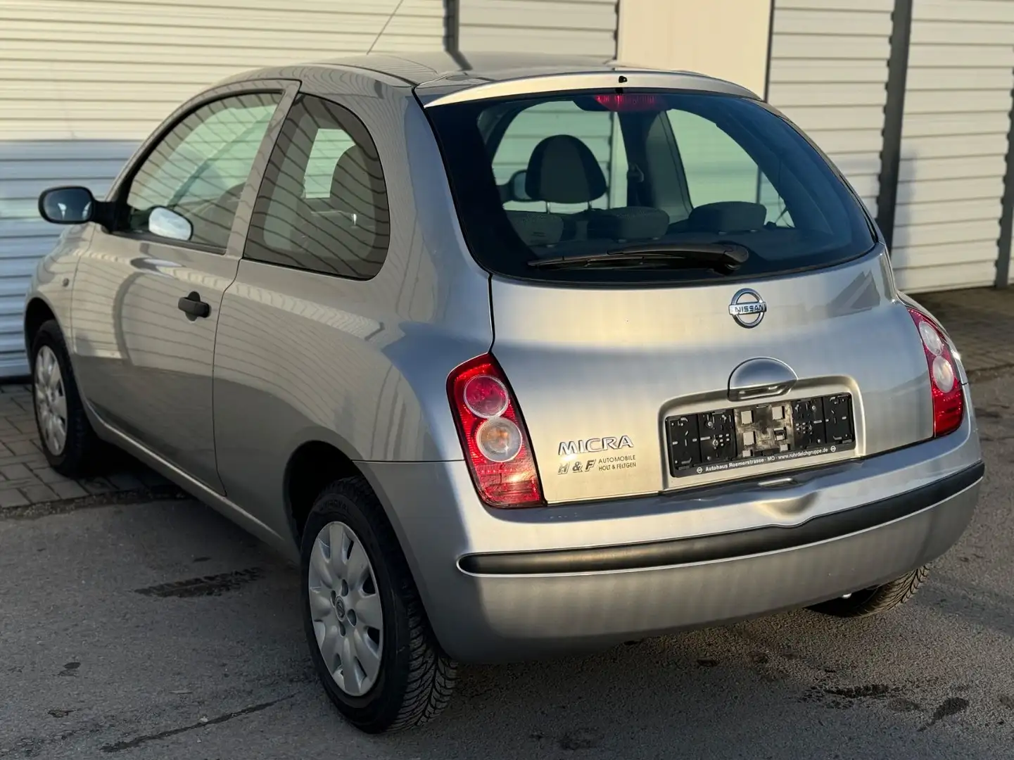 Nissan Micra 1.2 visia-Klima-1.Hand-Scheckheft Silber - 2