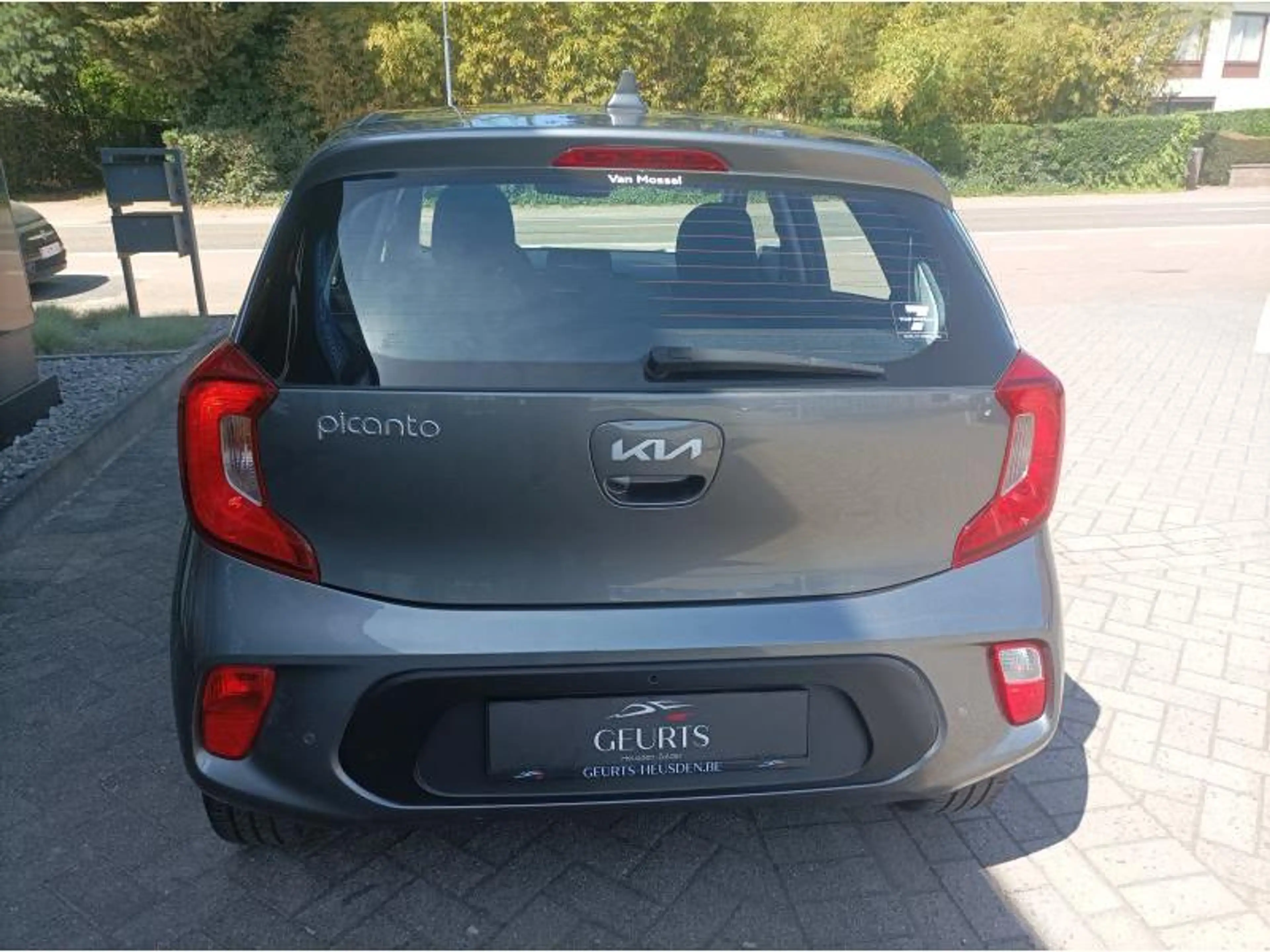 Kia Picanto — photo 8