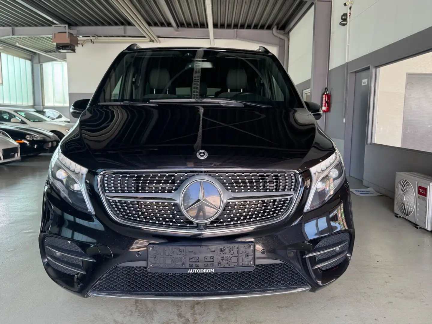 Mercedes-Benz V 250 4-Matic Edition19 AMG-Line Lang+AHK+8-Sitz Noir - 2