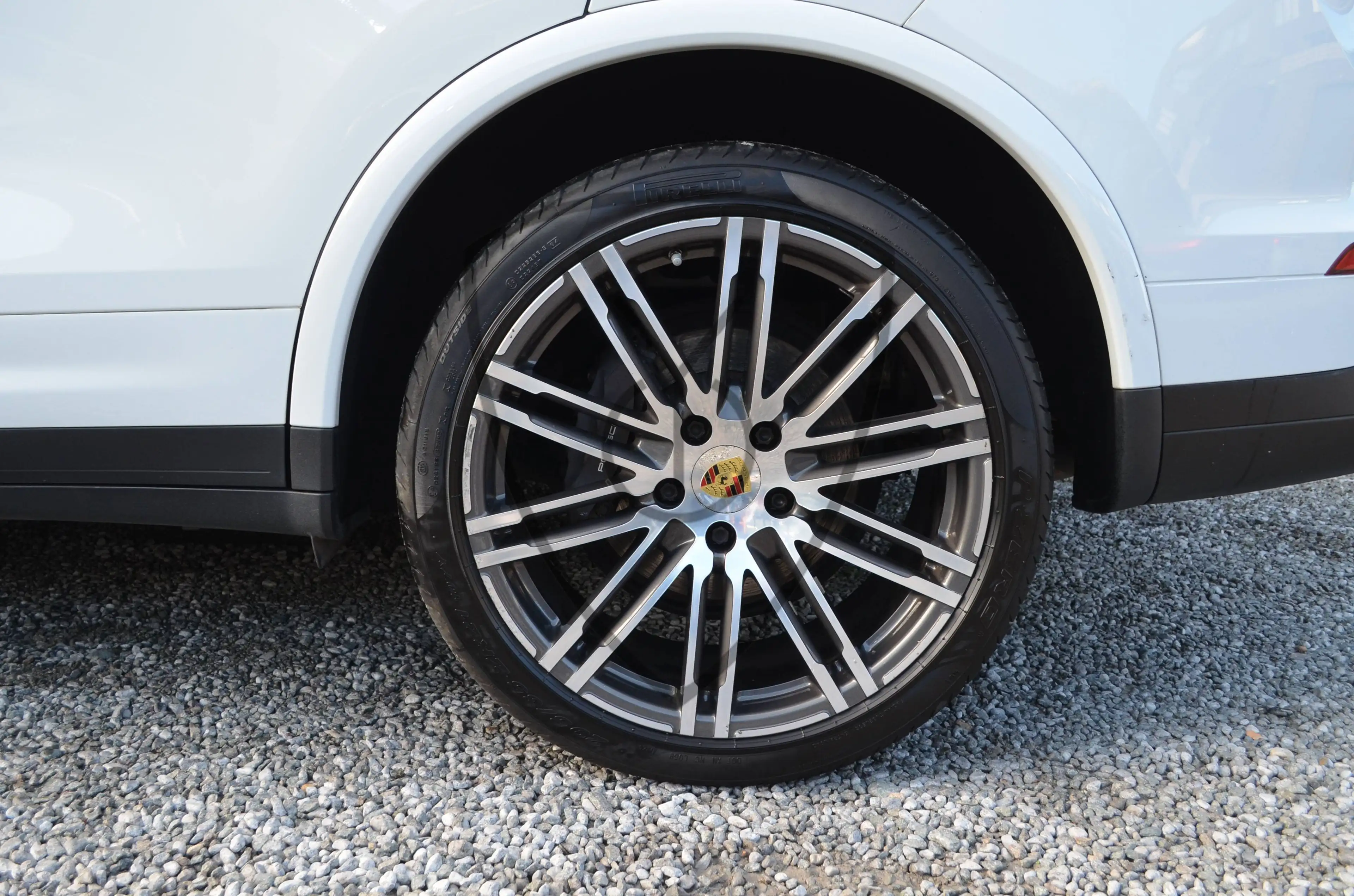 Porsche Cayenne Cayenne 3.0TD Platinum Edition * PANORAMA * 21 INCH TURBO III * FULL LED PDLS — photo 4