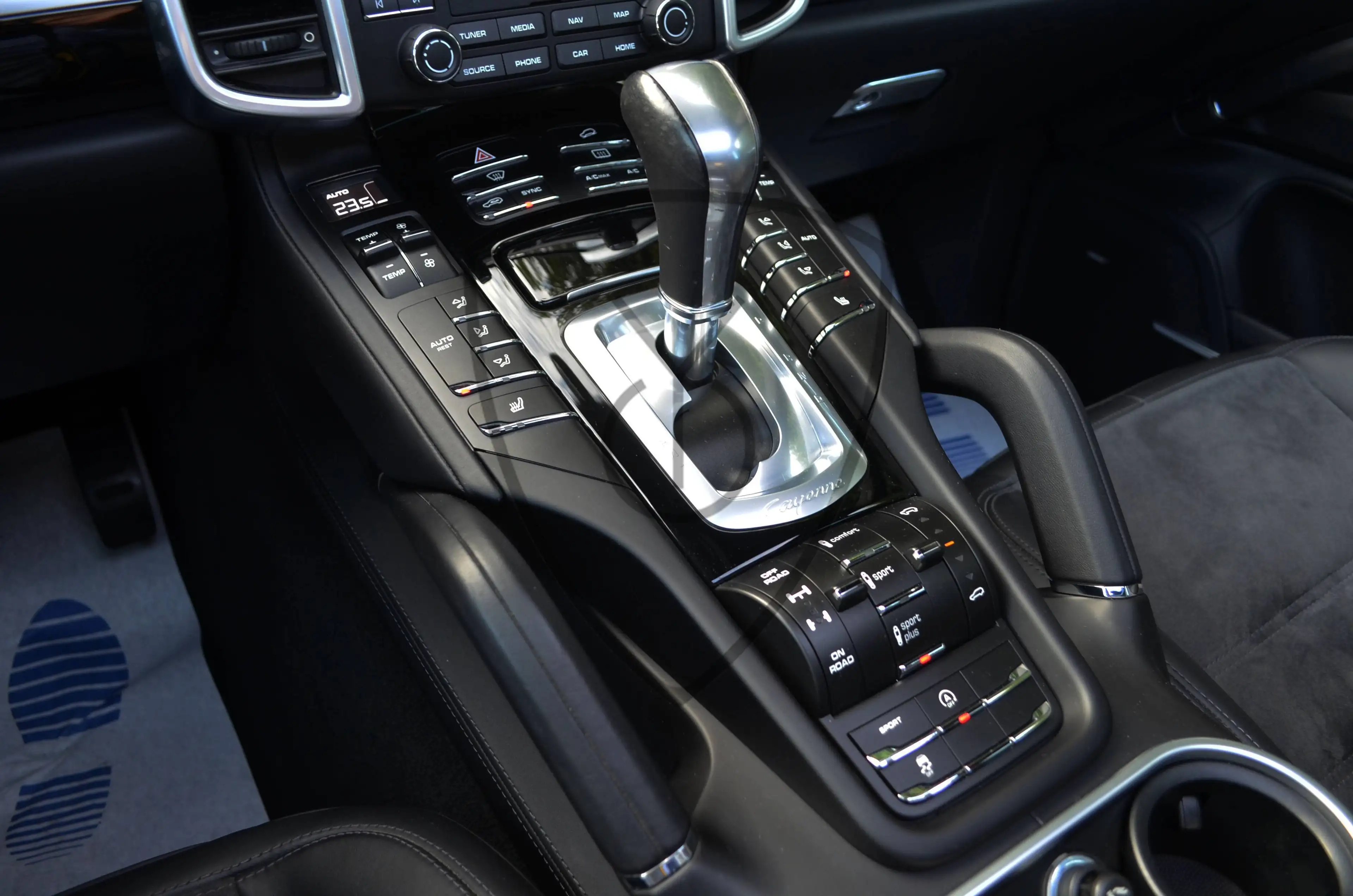 Porsche Cayenne Cayenne 3.0TD Platinum Edition * PANORAMA * 21 INCH TURBO III * FULL LED PDLS — photo 11