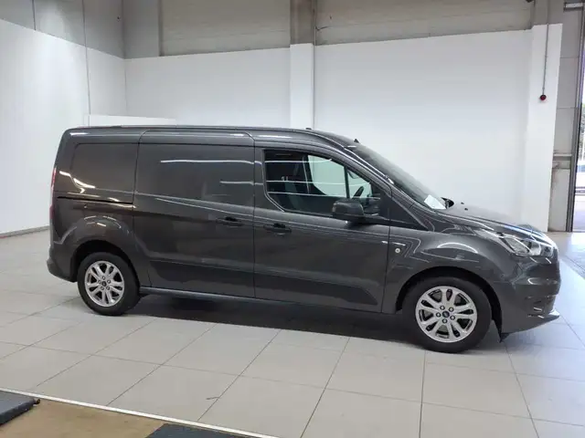 Ford Transit view 3