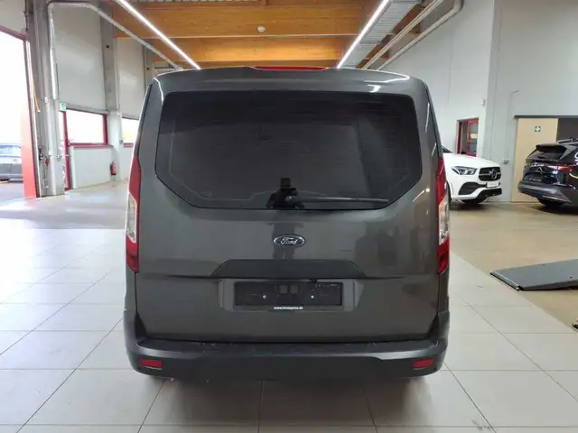 Ford Transit view 5