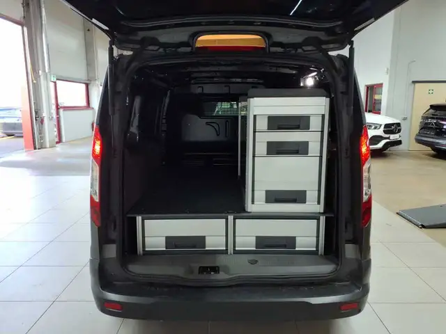 Ford Transit view 10