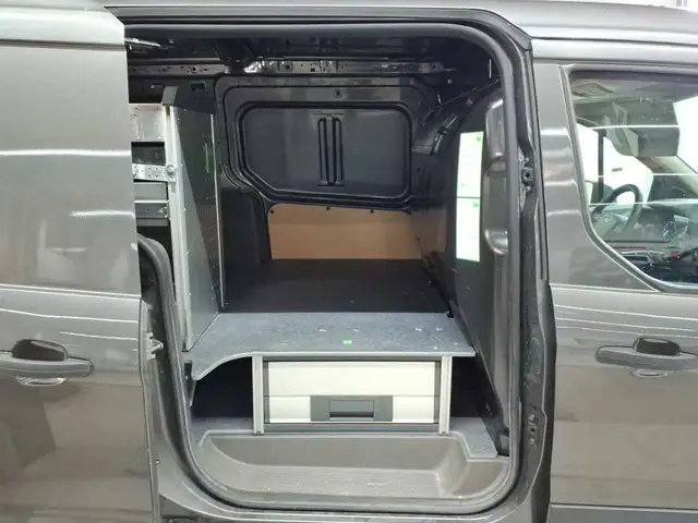 Ford Transit view 8