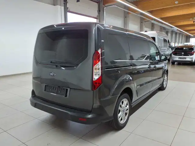 Ford Transit view 4