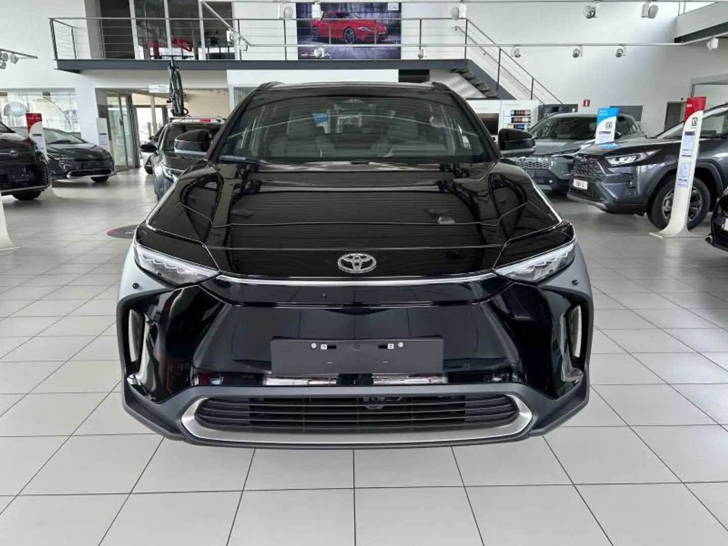 Toyota bZ4X Executive Zwart - 2