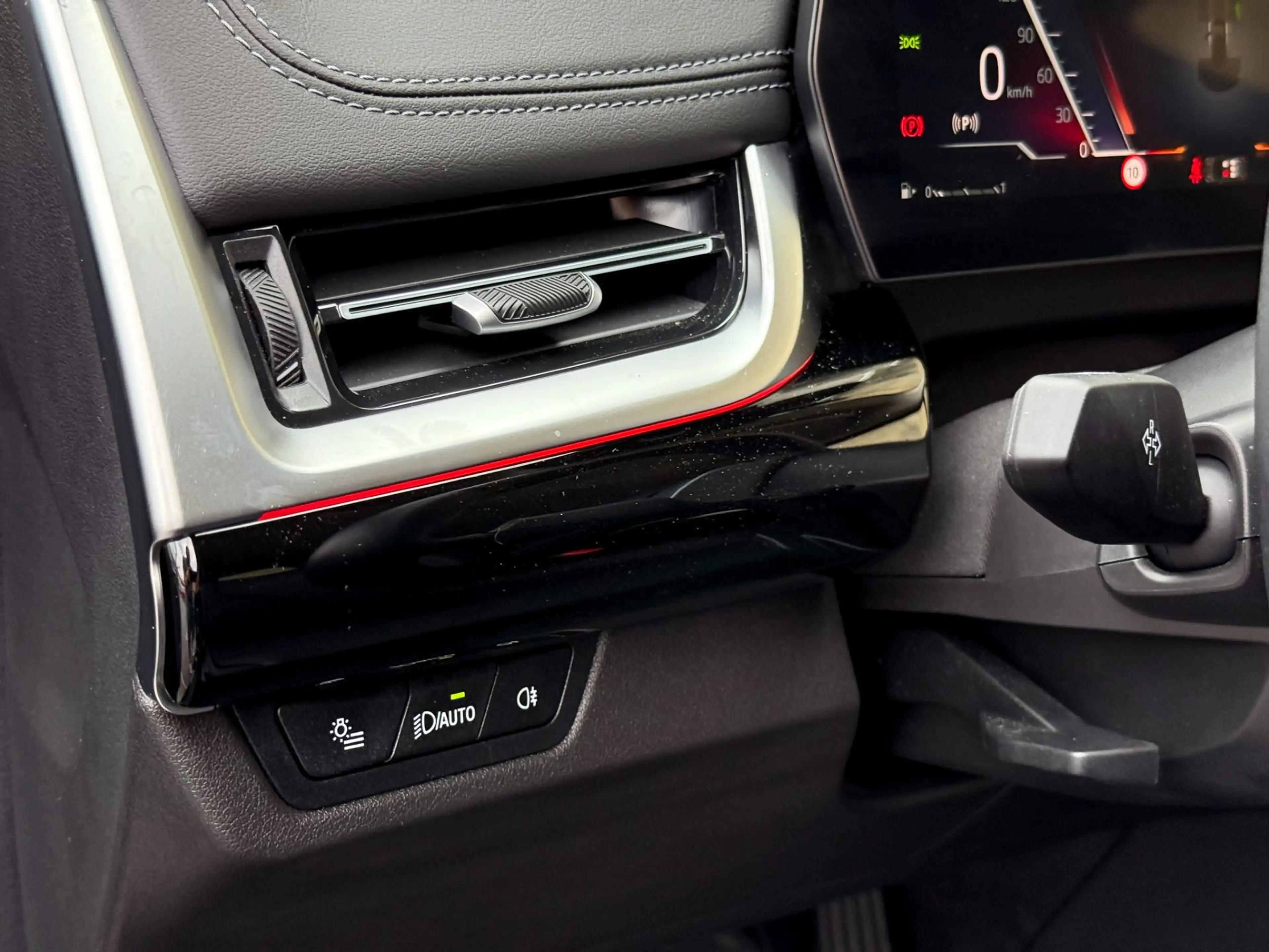 BMW 218 i Active Tourer Luxury Line — photo 11