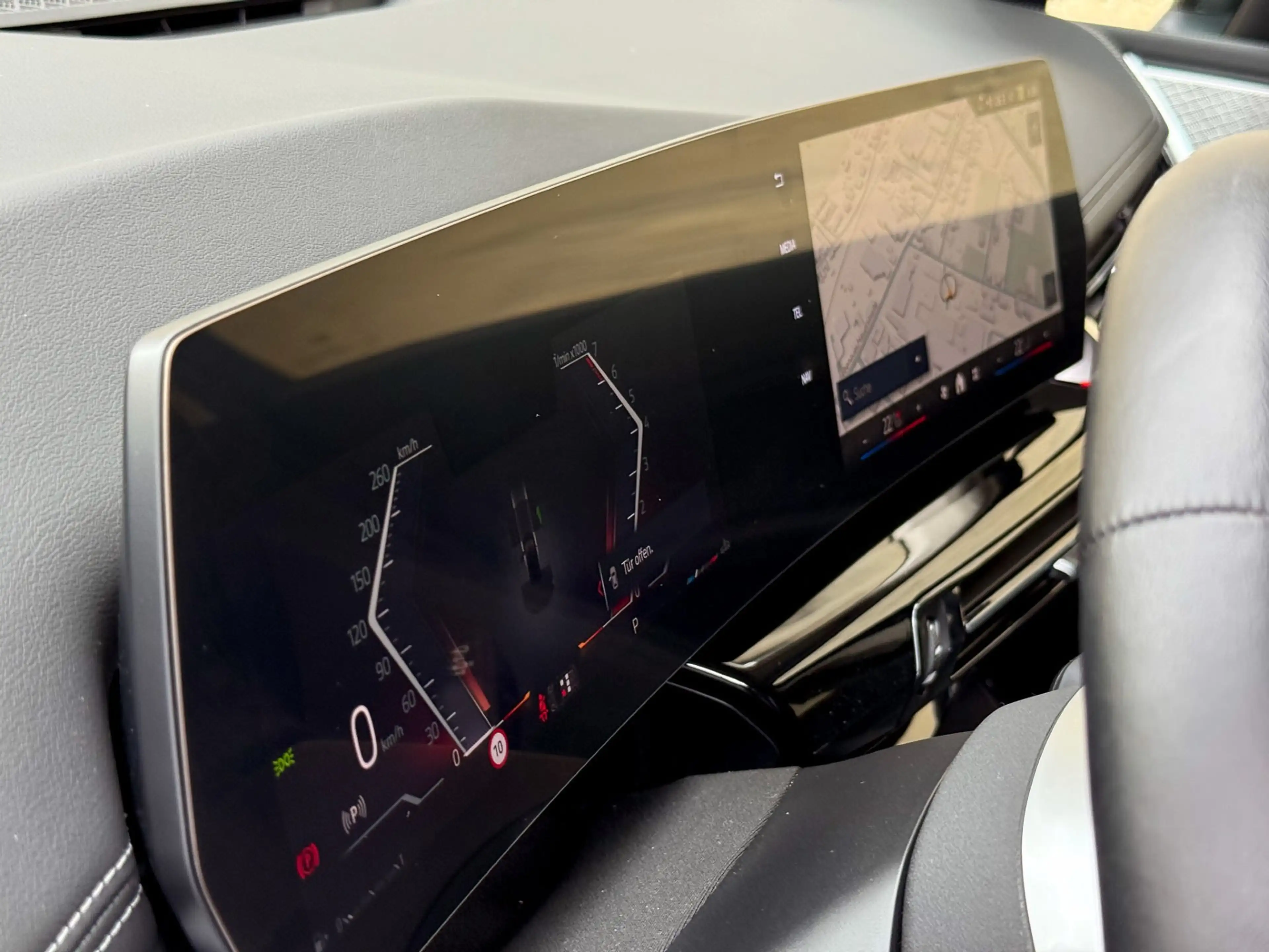 BMW 218 i Active Tourer Luxury Line — photo 10