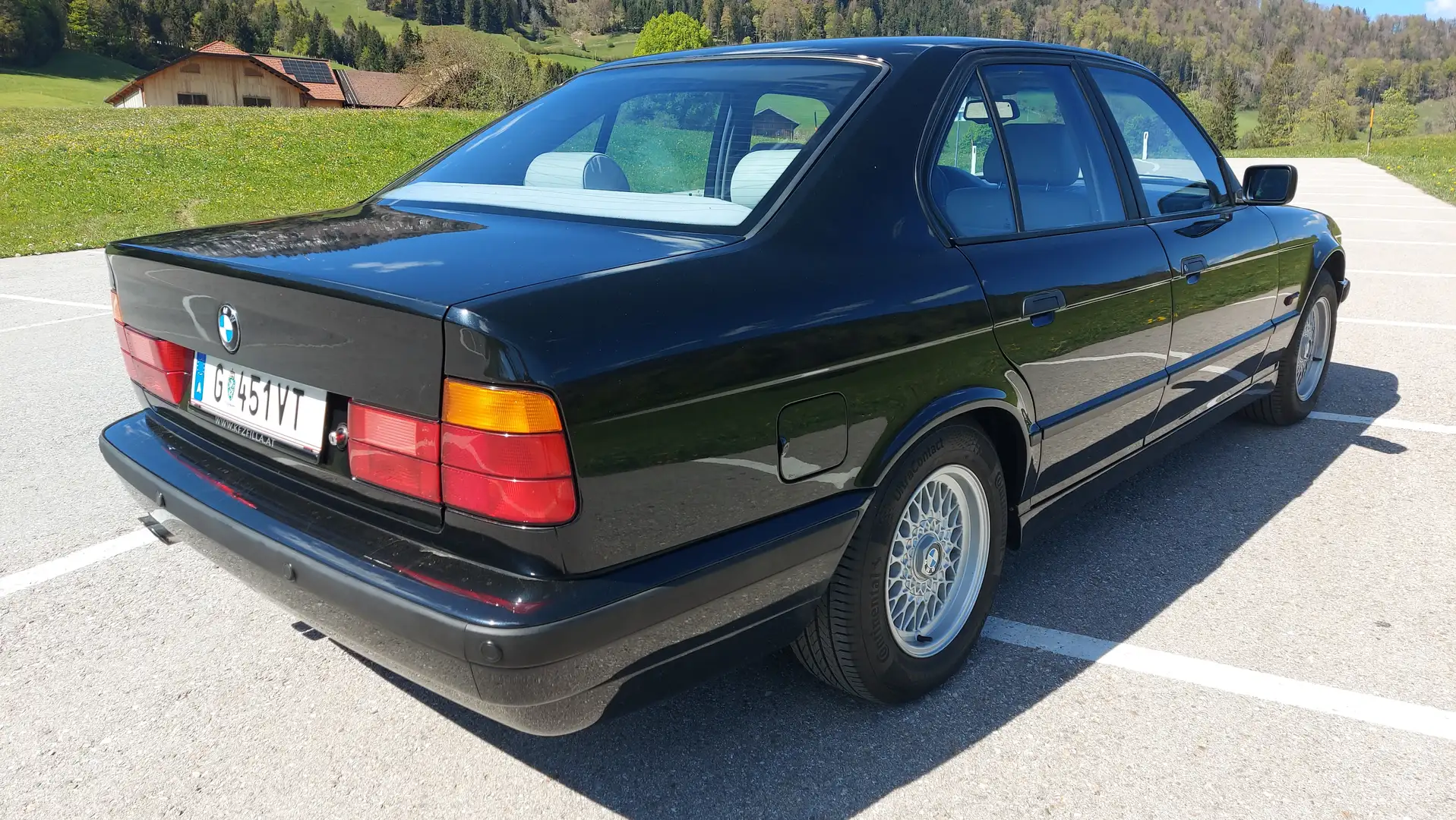 BMW 525 525i Schwarz - 2