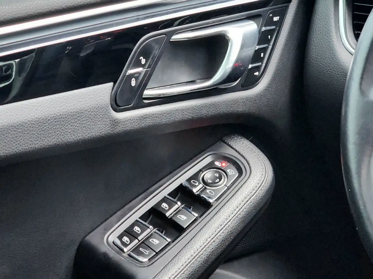 Porsche Macan снимка Porsche Macan