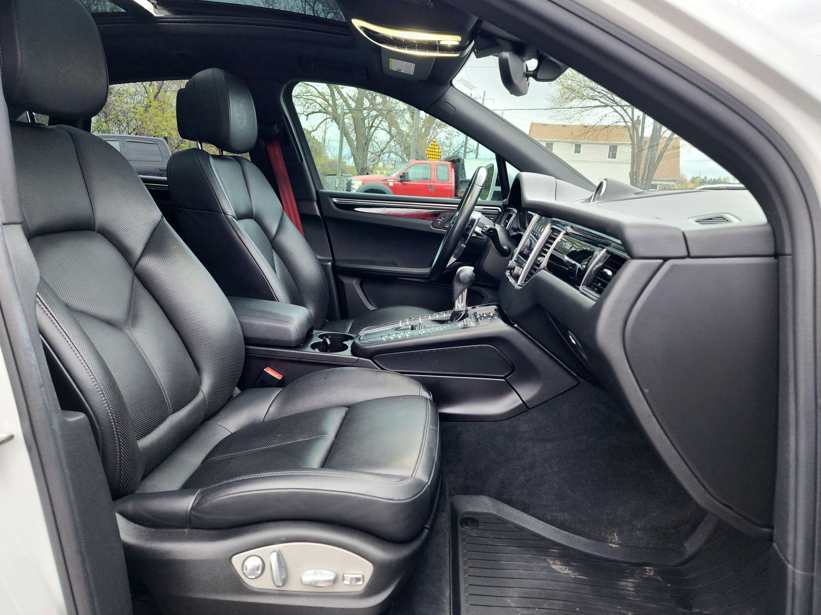 2017 Porsche Macan S w/Premium Pkg Plus | No Accidents! thumb 23