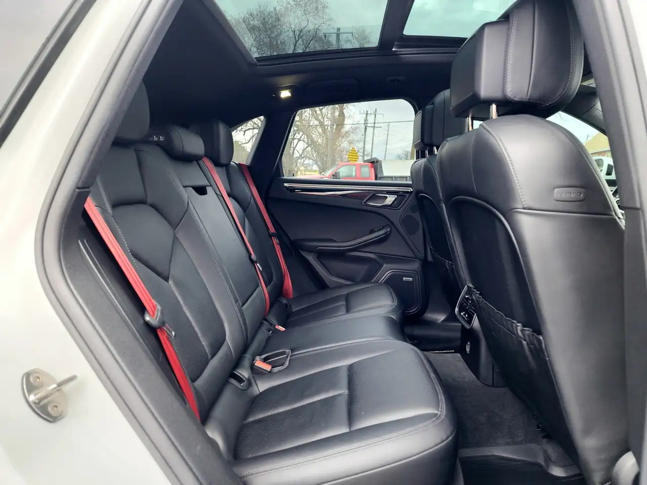 Porsche Macan снимка Porsche Macan
