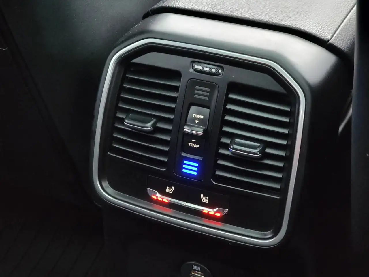 Porsche Macan снимка Porsche Macan