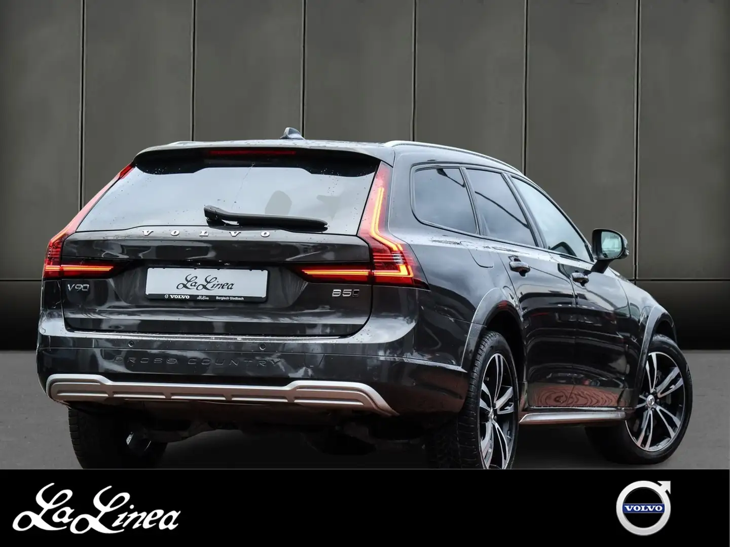 Volvo V90 B5 Cross Country Ultimate AWD Grau - 2