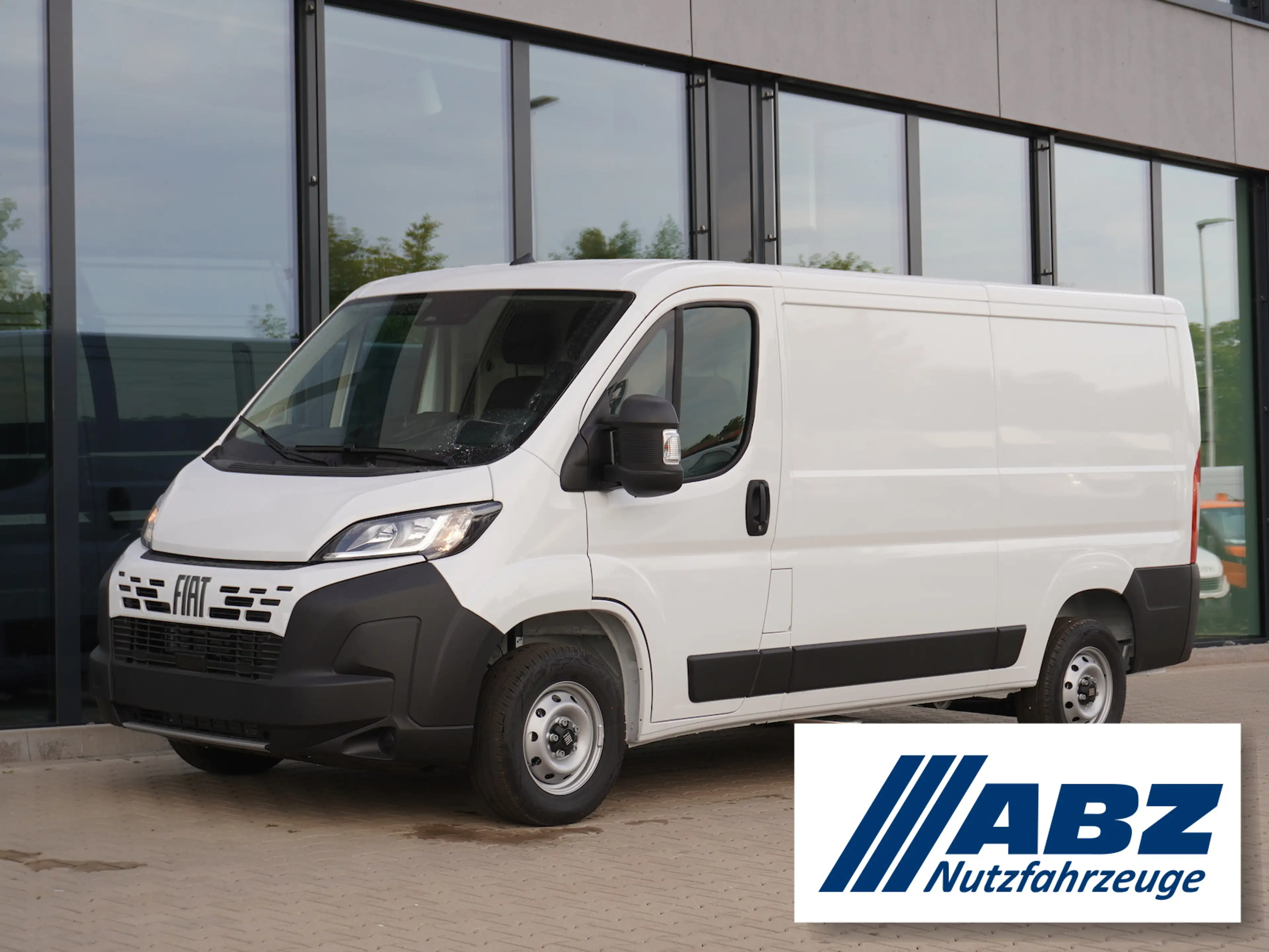 Fiat Ducato 33 L2H1 140 / Apple CarPlay + Kamera