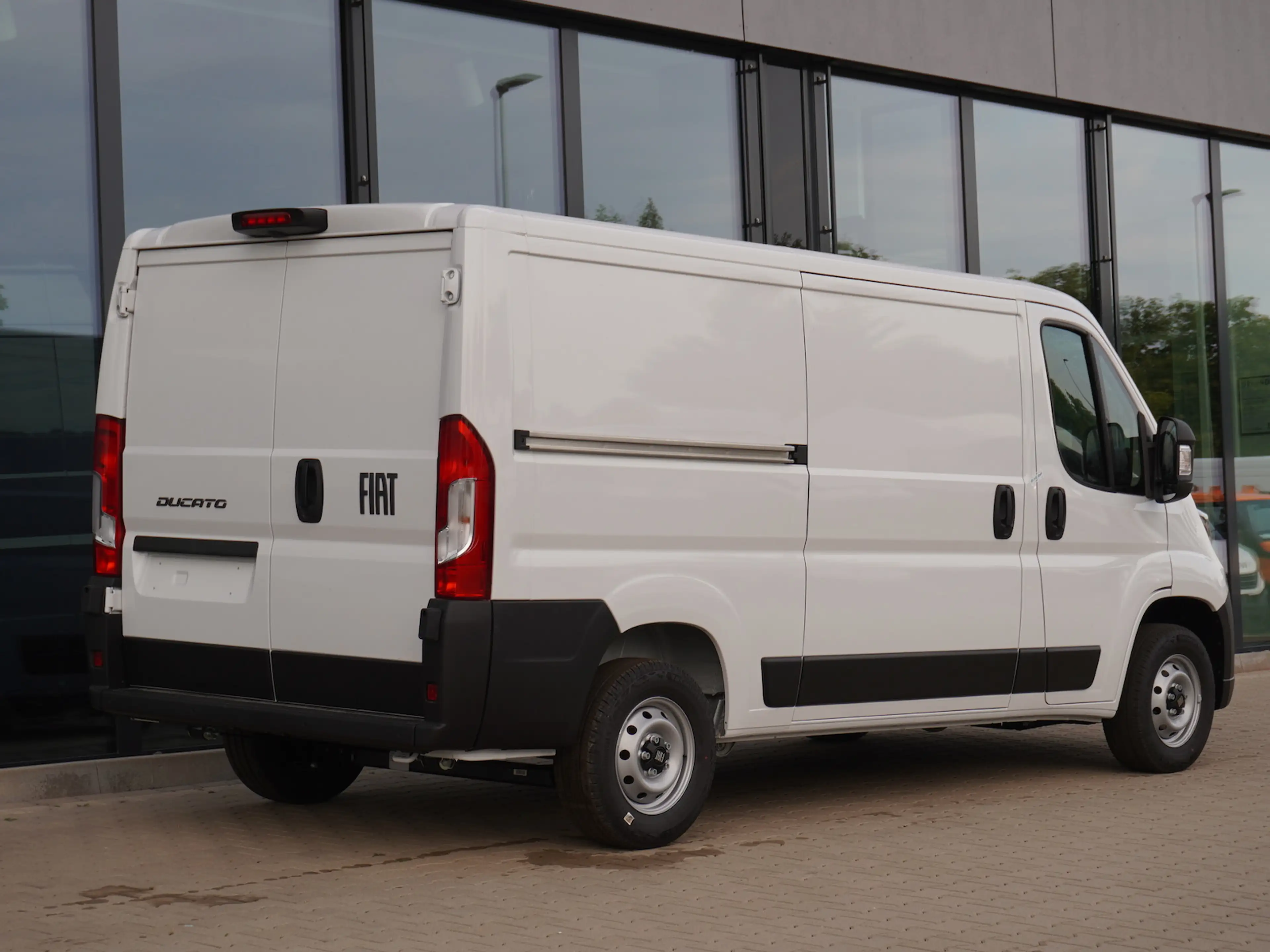 Fiat Ducato 33 L2H1 140 / Apple CarPlay + Kamera — photo 2