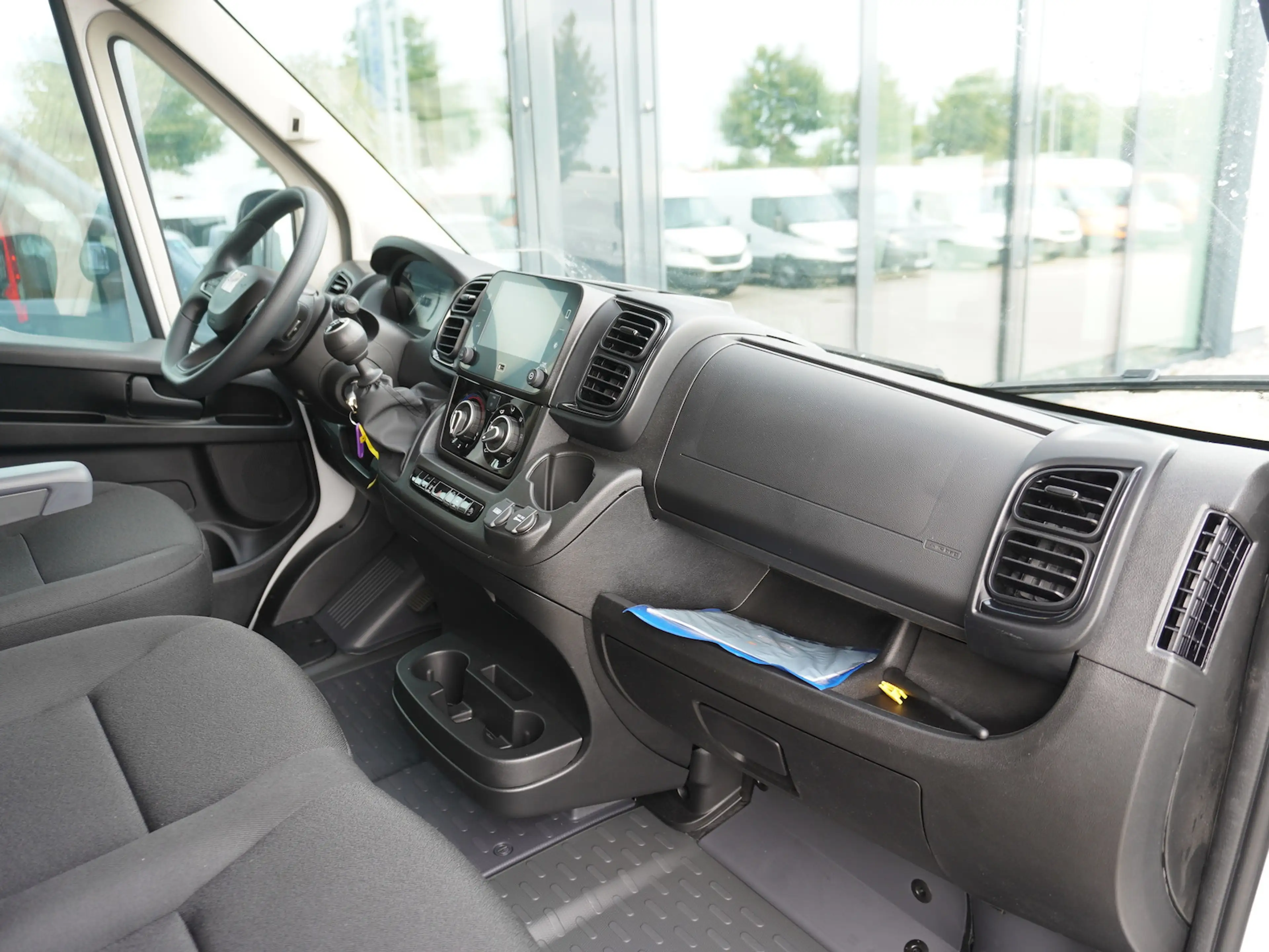 Fiat Ducato 33 L2H1 140 / Apple CarPlay + Kamera — photo 9