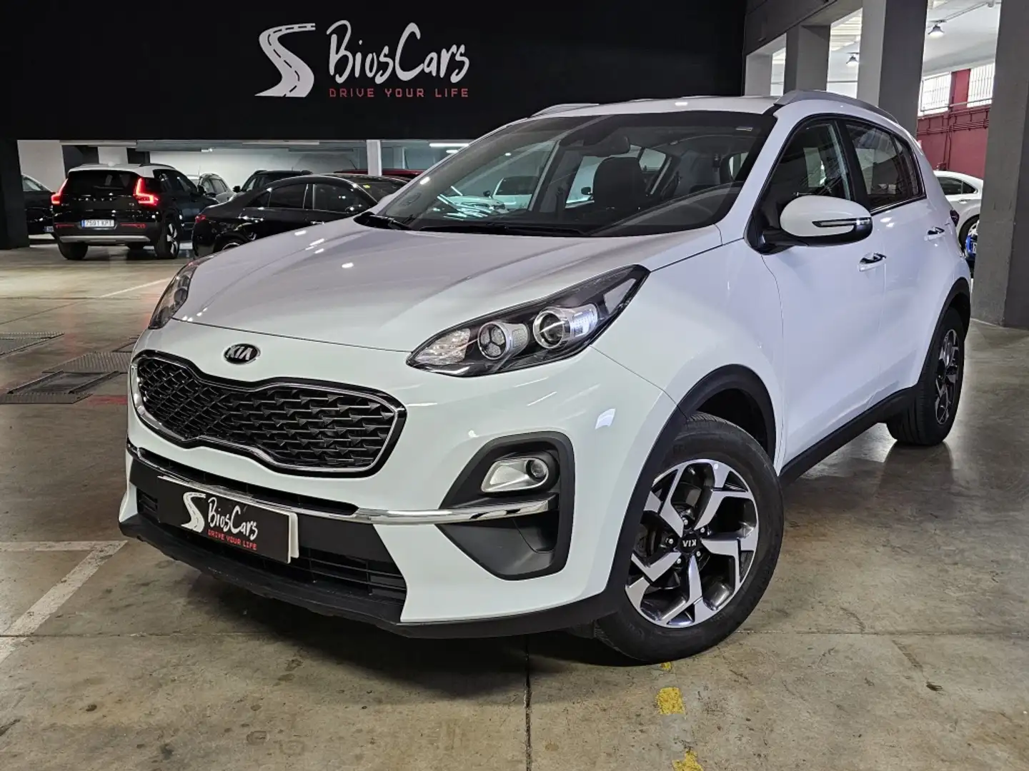 Kia Sportage 1.6 MHEV Drive 4x2 136 Blanc - 1