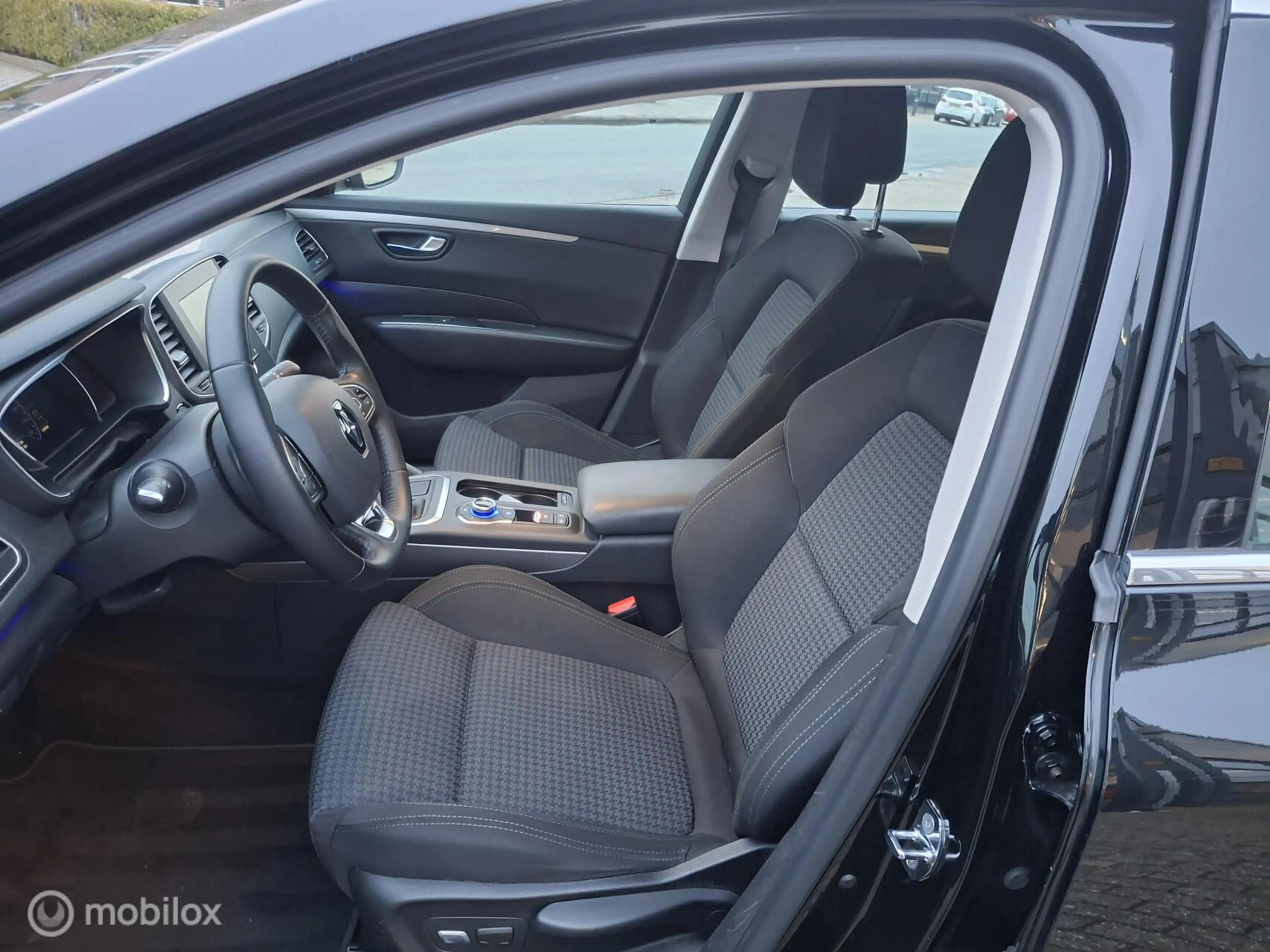 Renault Talisman 1.6 TCe Zen — photo 6