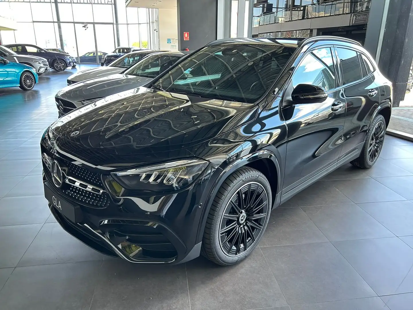 Mercedes-Benz GLA 250 e con tecnología híbrida EQ Negro - 1