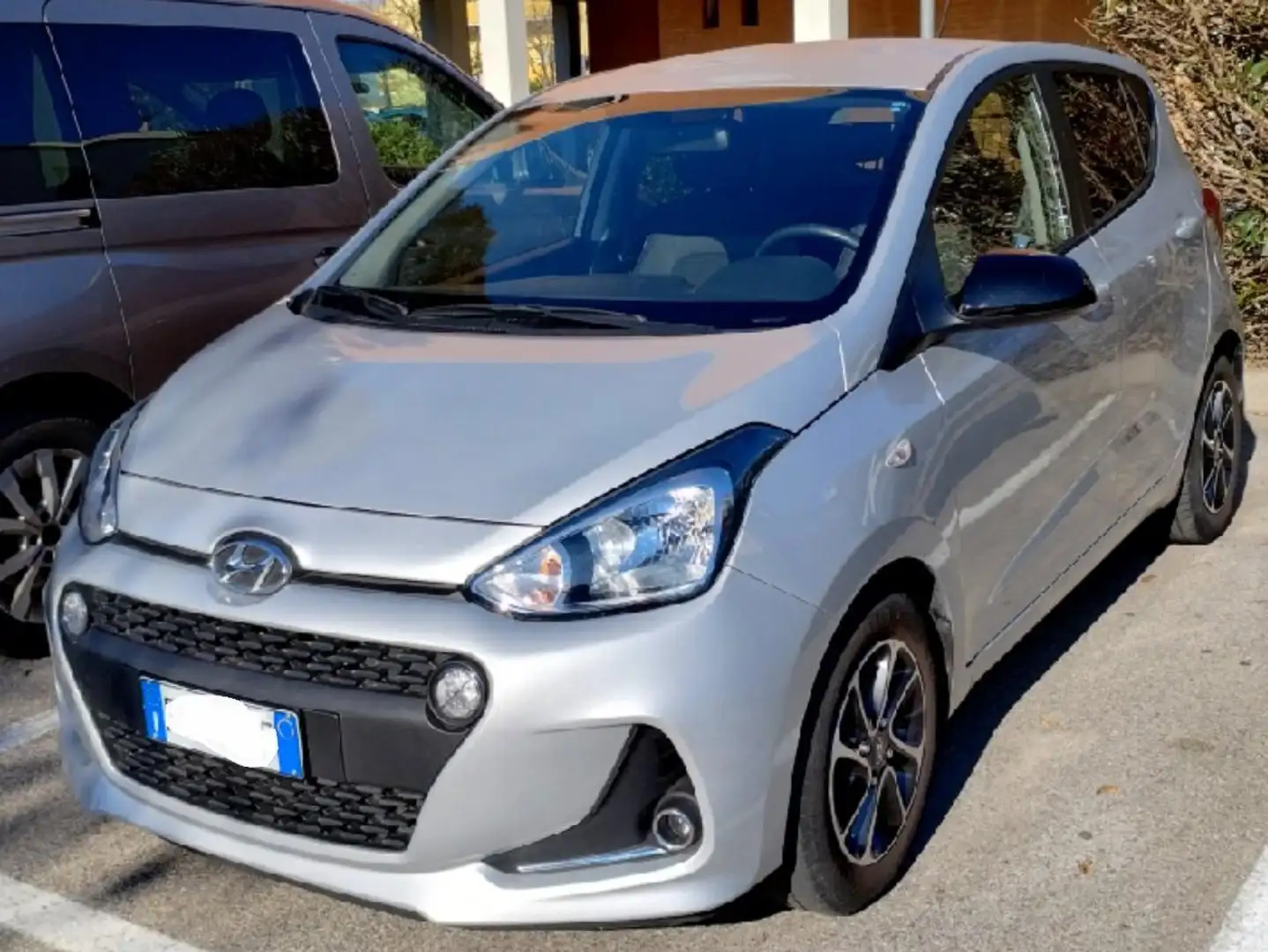 Hyundai i10 1.0 MPI Tech Argento - 1
