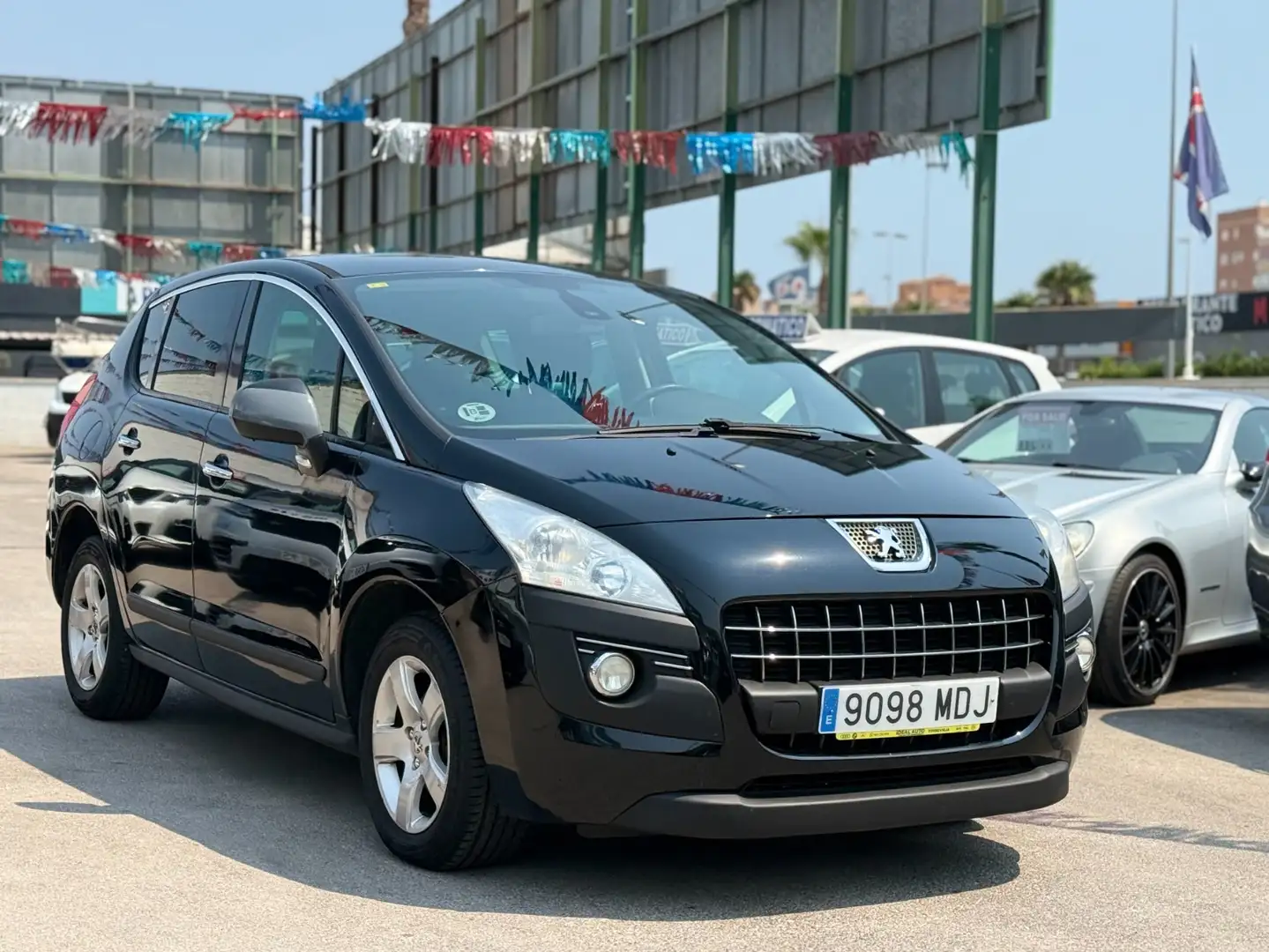 Peugeot 3008 Access 1.6 HDI 112 FAP Czarny - 1