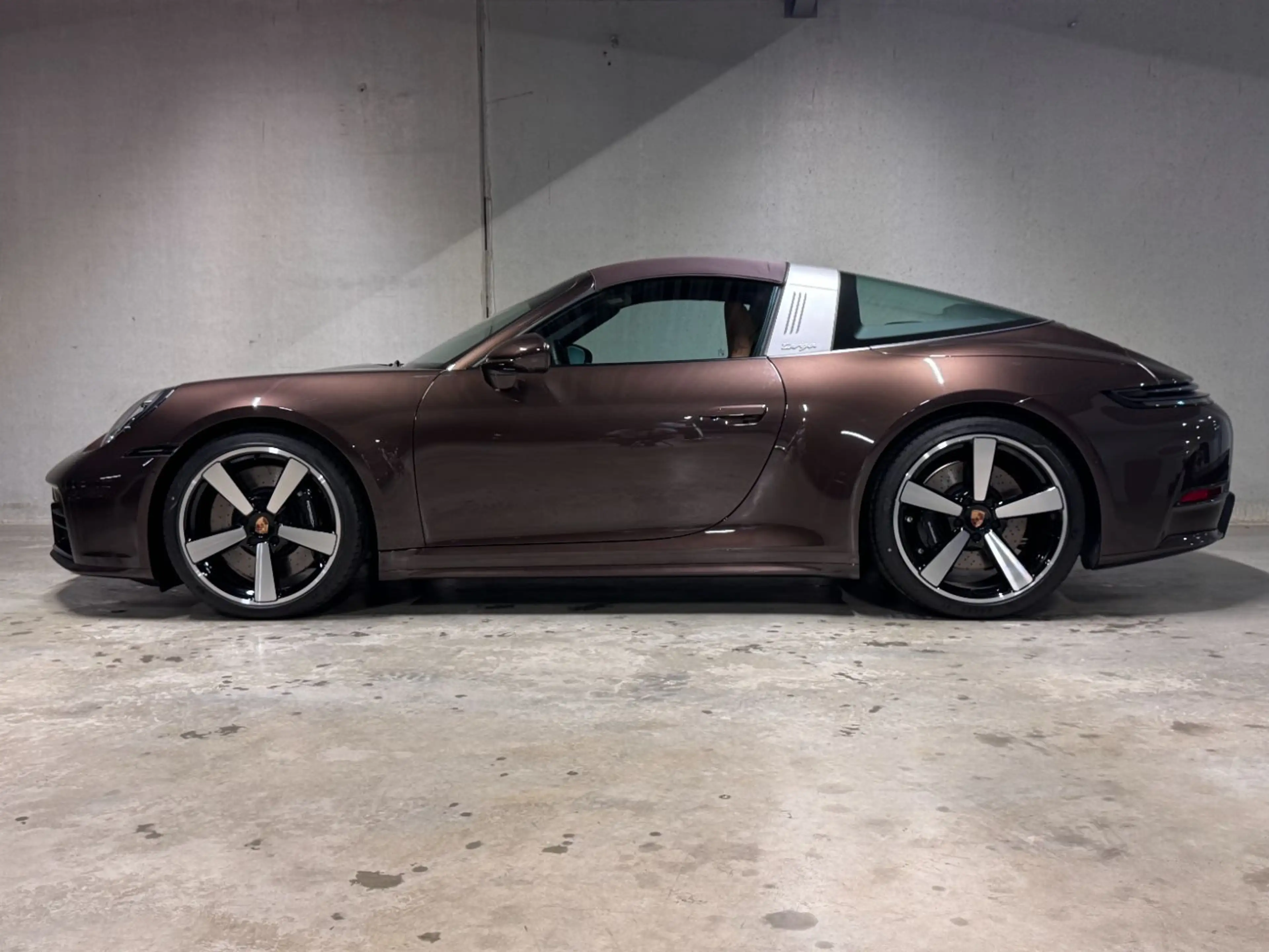 Porsche 992 (911) Targa 4S | PTS macadamia | Liftsystem — photo 3