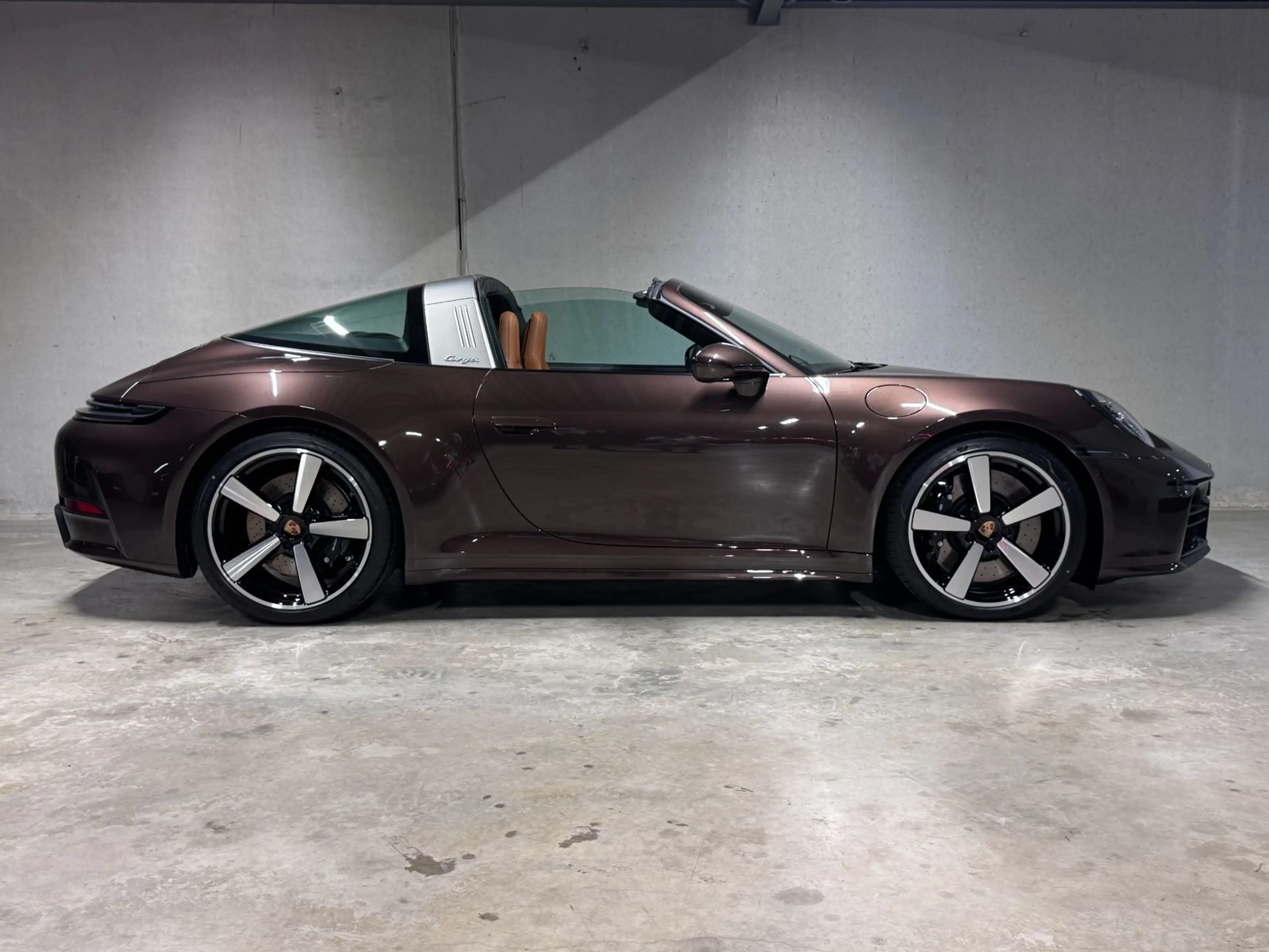Porsche 992 (911) Targa 4S | PTS macadamia | Liftsystem — photo 13