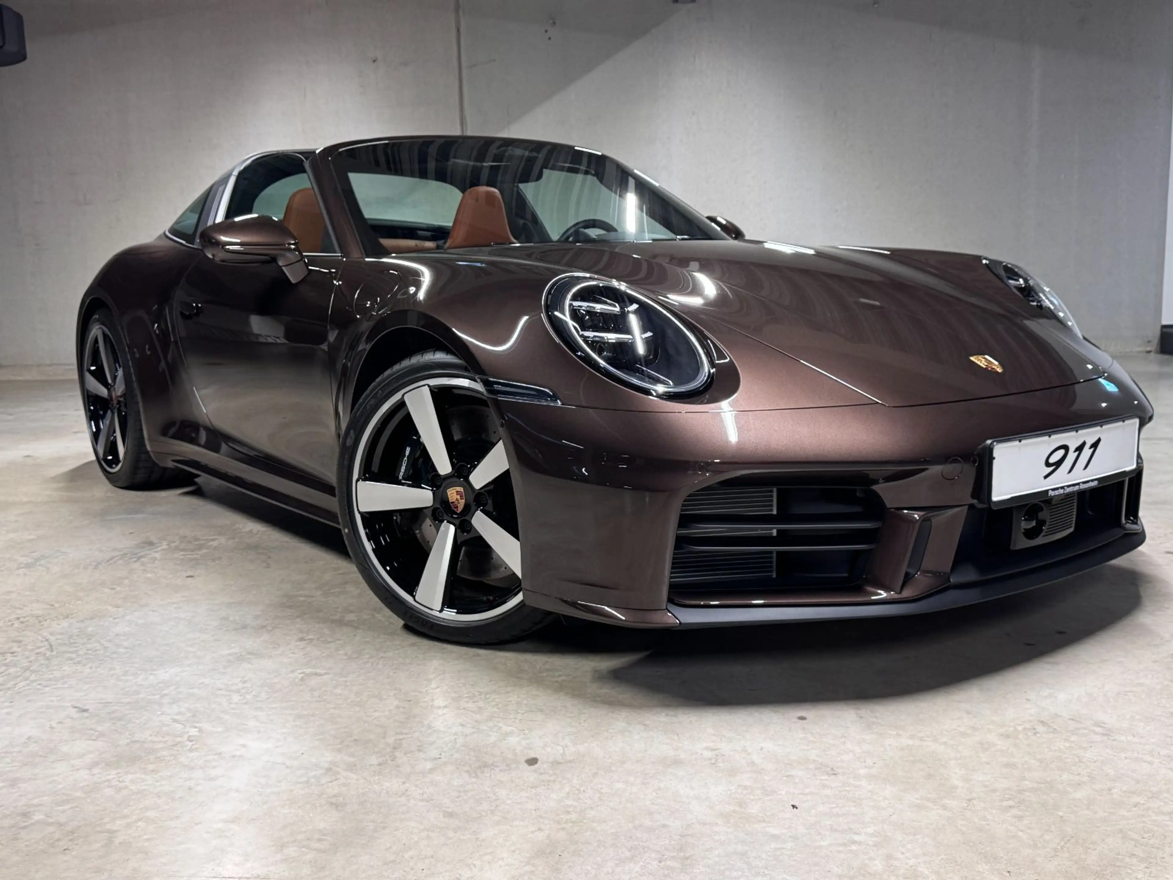 Porsche 992 (911) Targa 4S | PTS macadamia | Liftsystem — photo 8