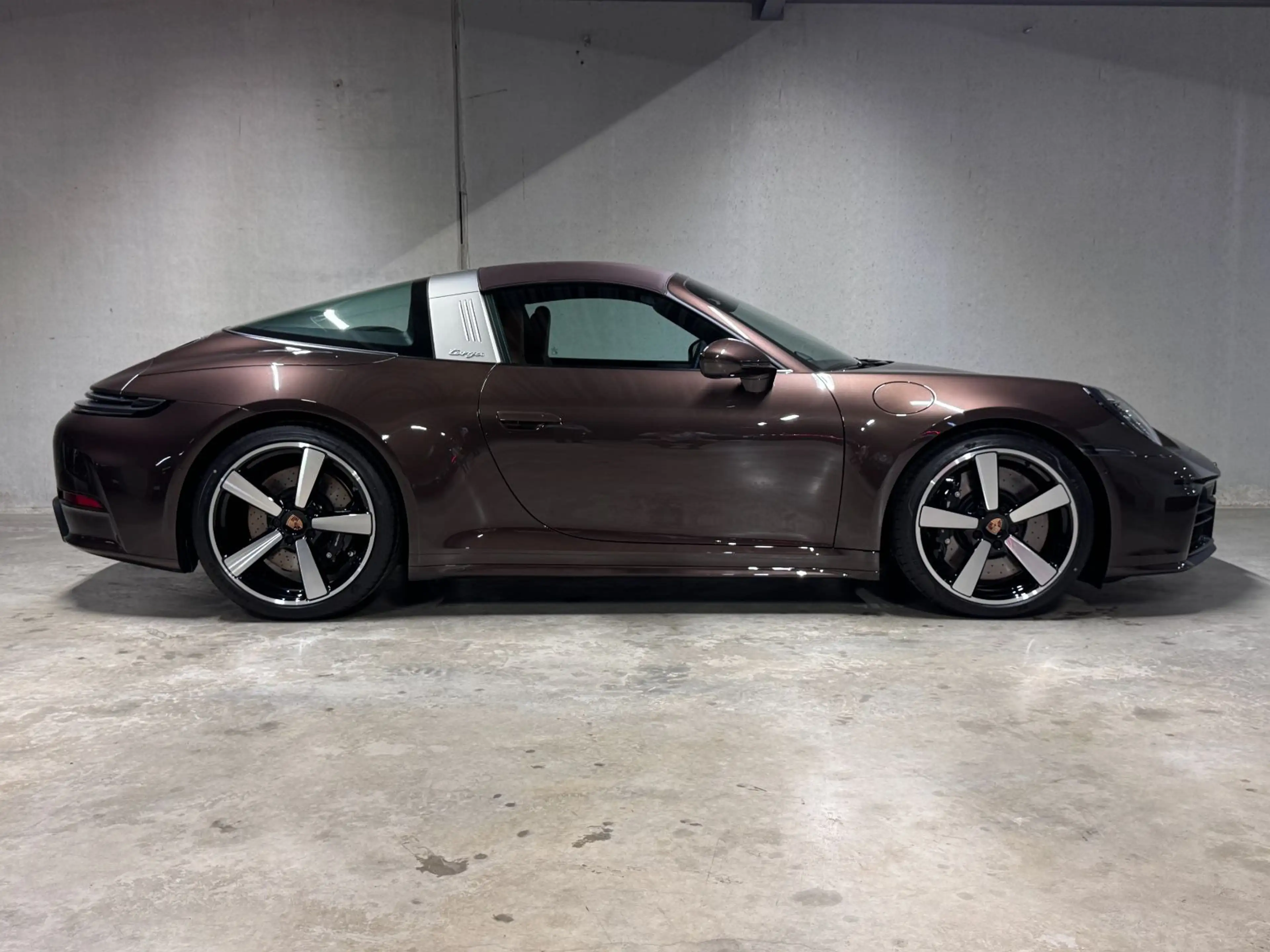 Porsche 992 (911) Targa 4S | PTS macadamia | Liftsystem — photo 7
