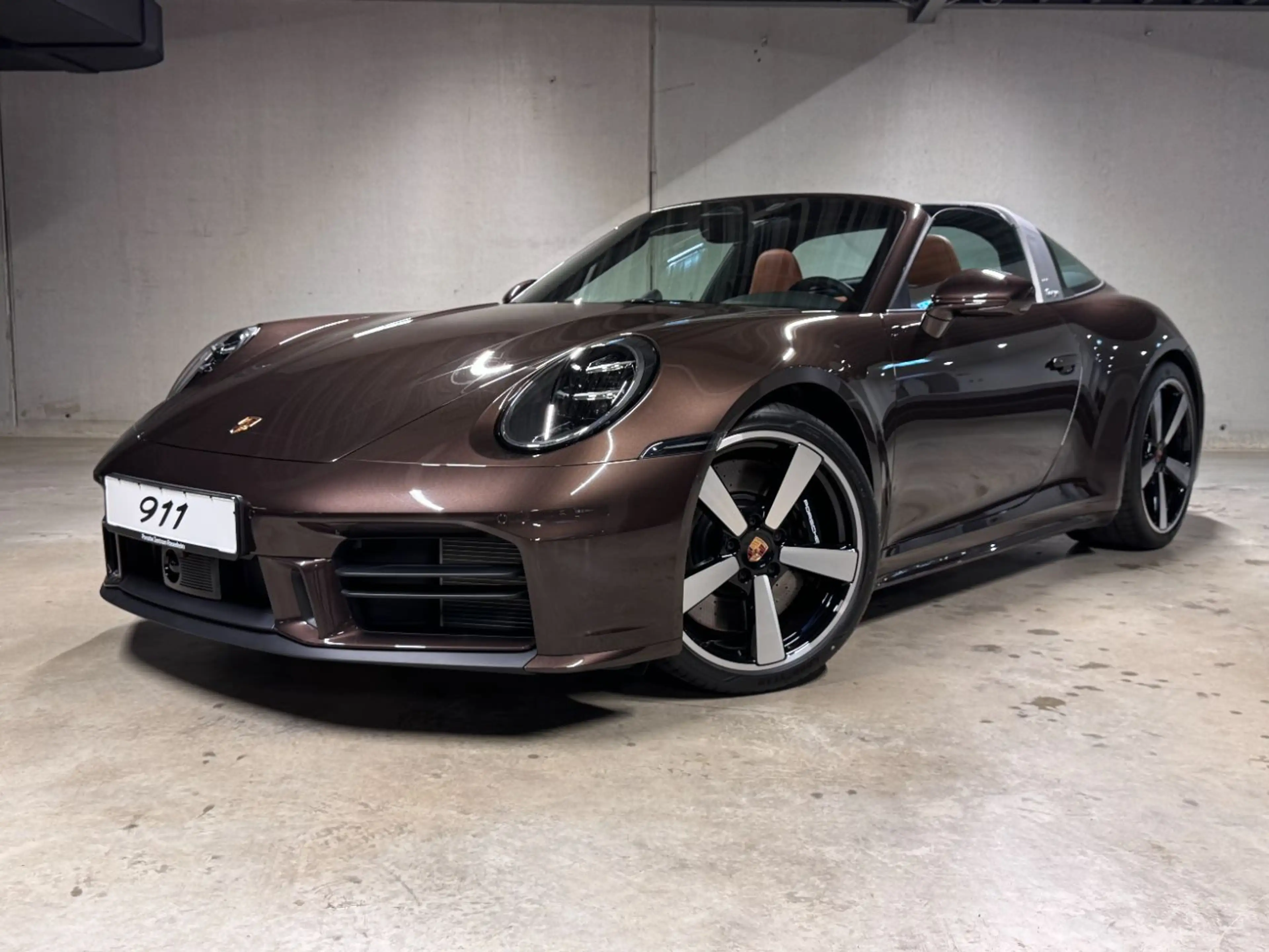 Porsche 992 (911) Targa 4S | PTS macadamia | Liftsystem — photo 2