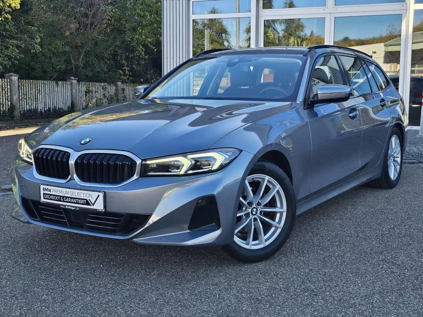 BMW 318 i T SportS. HUD ACC Kamera LiveProf.Sitzh.AHK Grau - 2