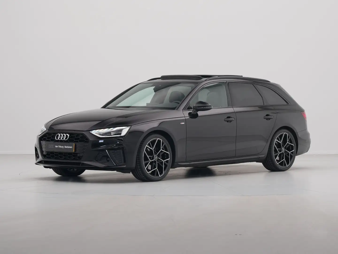 Audi A4 Avant 35 TFSI 150pk S-Line edition Panorama Naviga Schwarz - 2