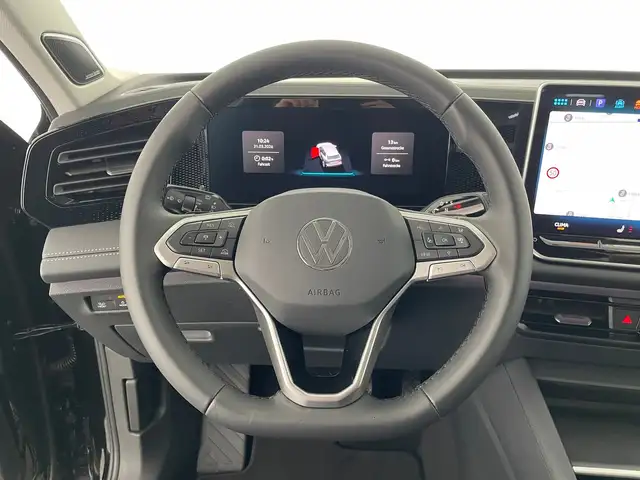 Volkswagen Tiguan view 12