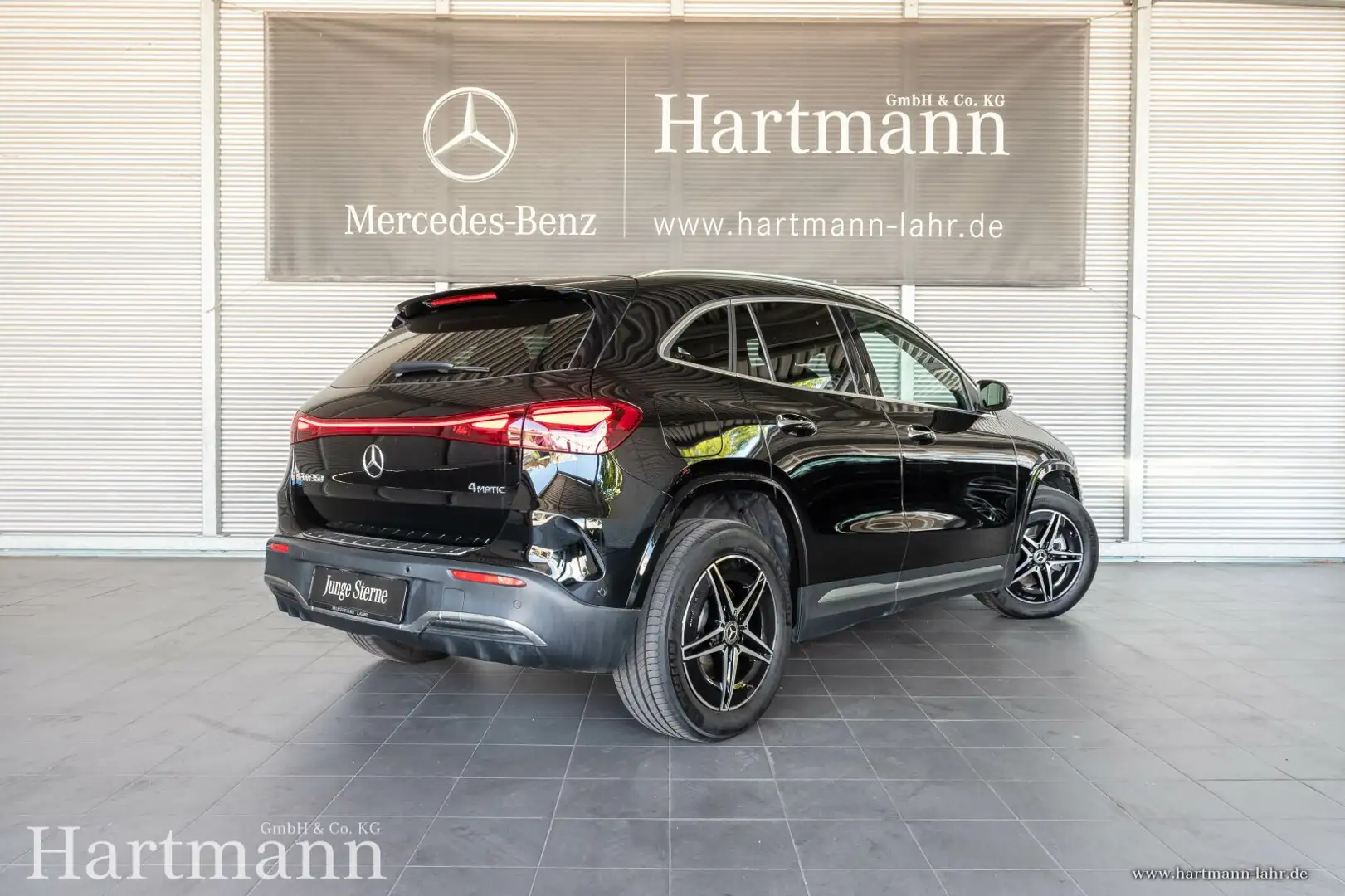 Mercedes-Benz EQA 350 EQA 350 4MATIC AMG AHK KeylGo Klimaautomatik LED Noir - 2