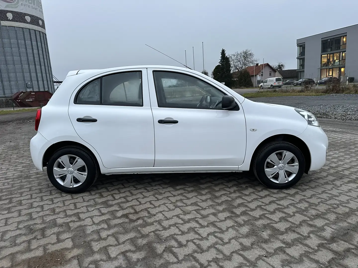 Nissan Micra Benzin TÜV NEU 12.2027 Weiß - 2