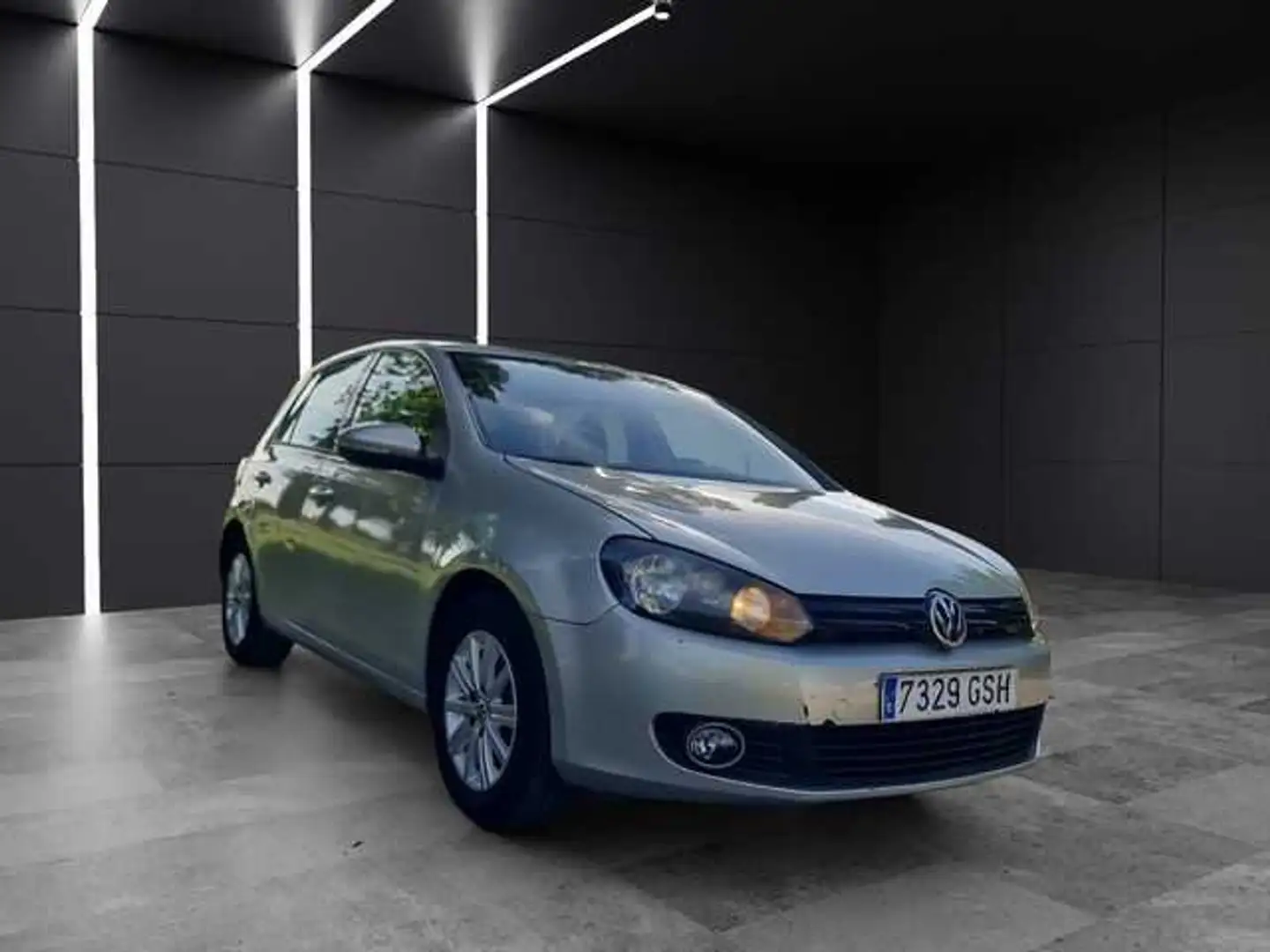 Volkswagen Golf 1.6TDI CR Advance 105 Gris - 2