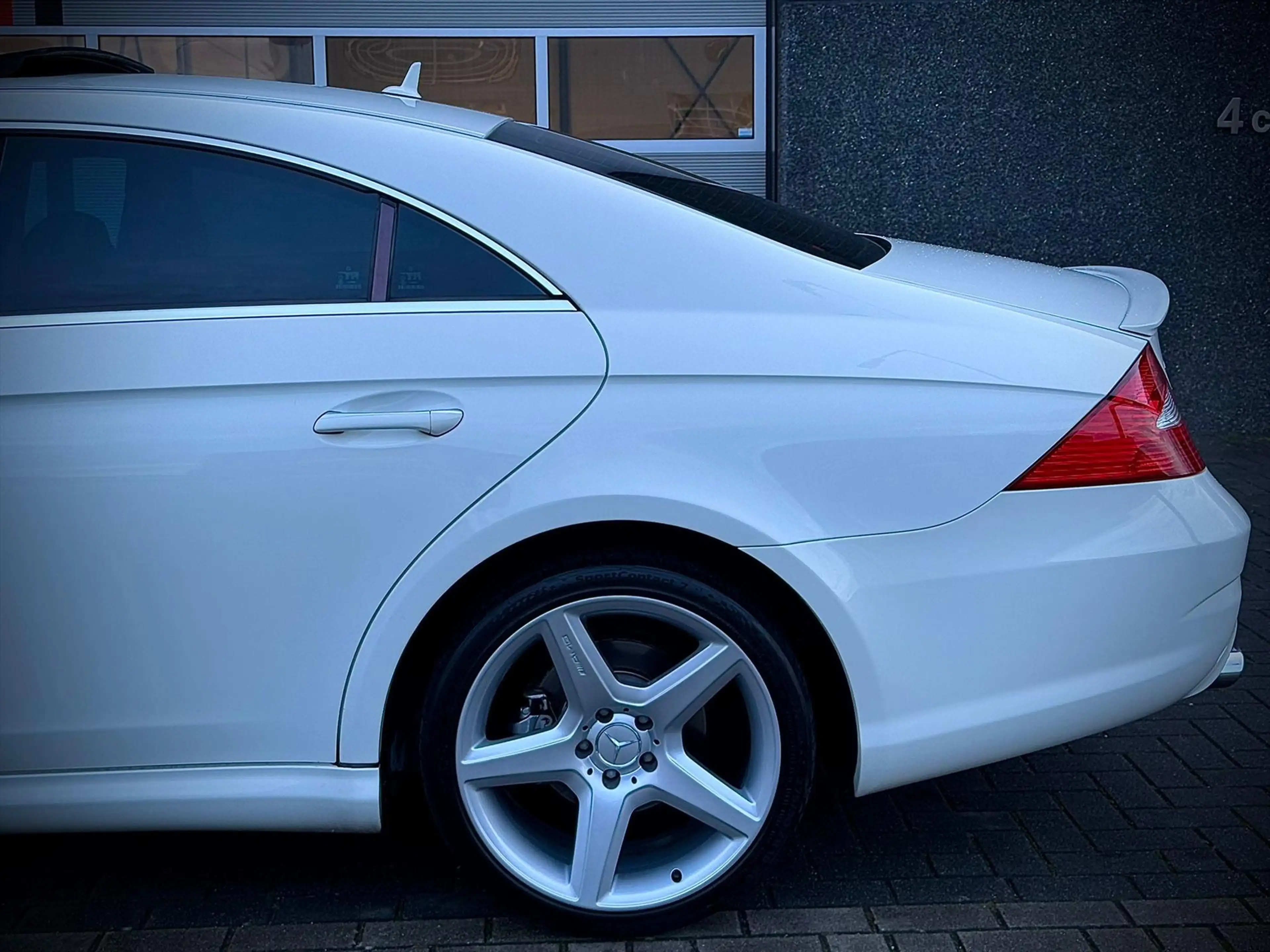 Mercedes-Benz CLS 350 Aut / Amg pack / Sunroof / Just serviced / History — photo 6