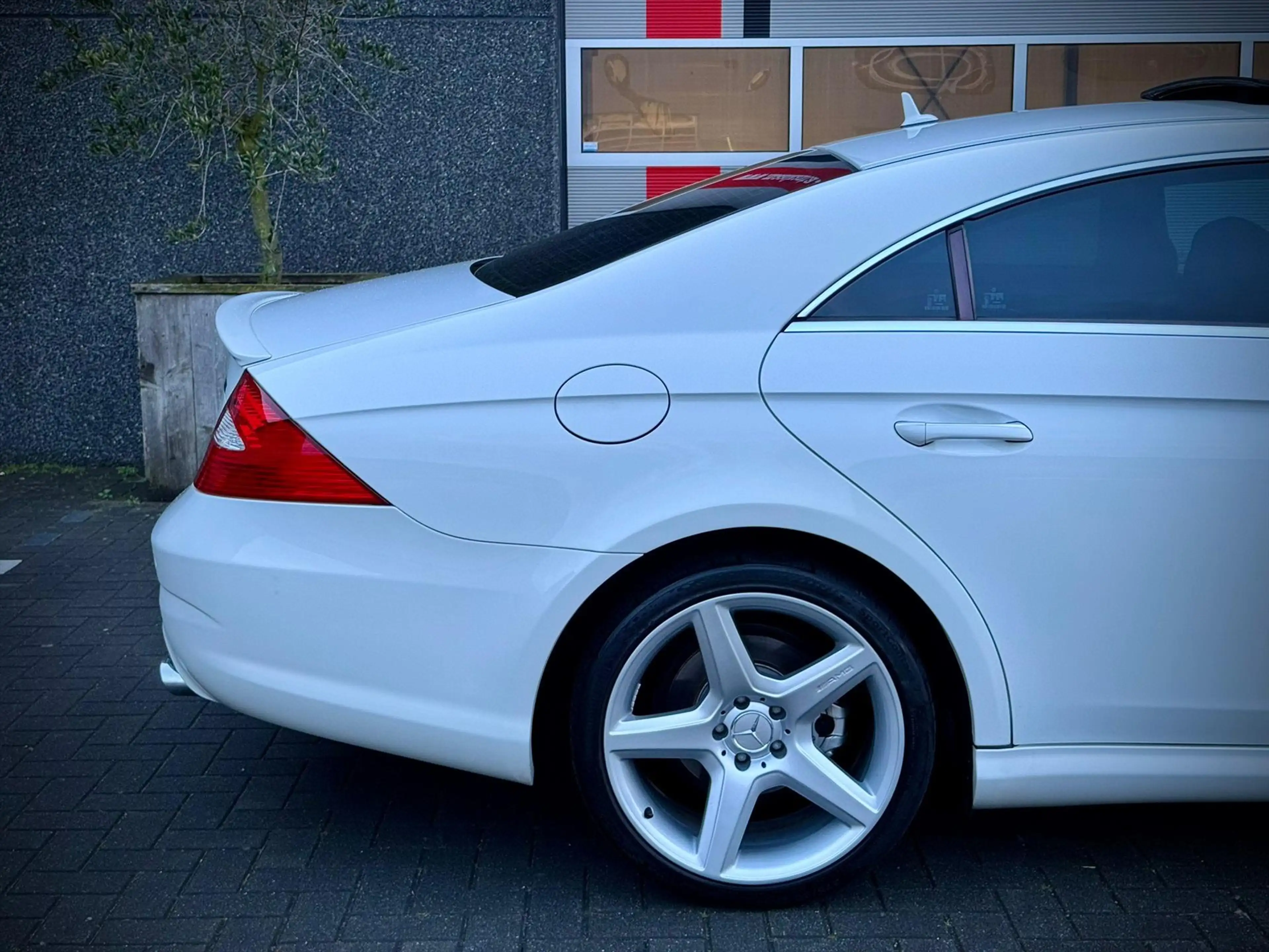Mercedes-Benz CLS 350 Aut / Amg pack / Sunroof / Just serviced / History — photo 7