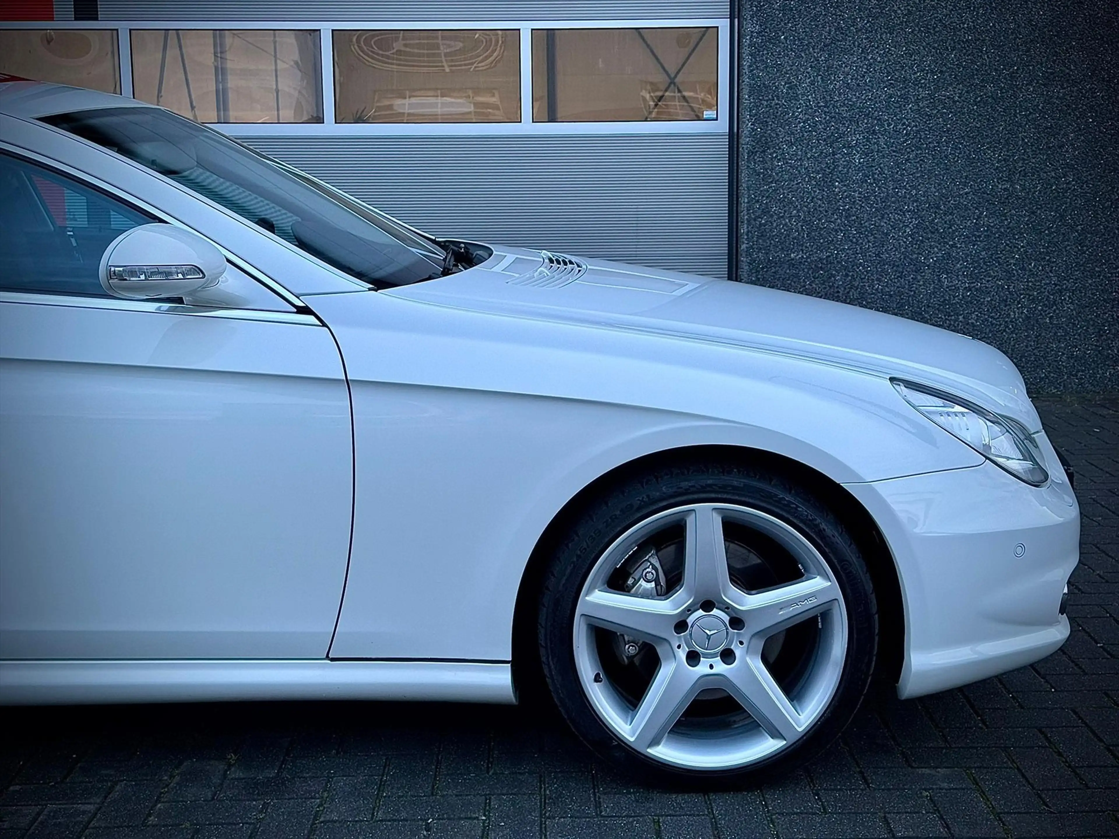 Mercedes-Benz CLS 350 Aut / Amg pack / Sunroof / Just serviced / History — photo 8