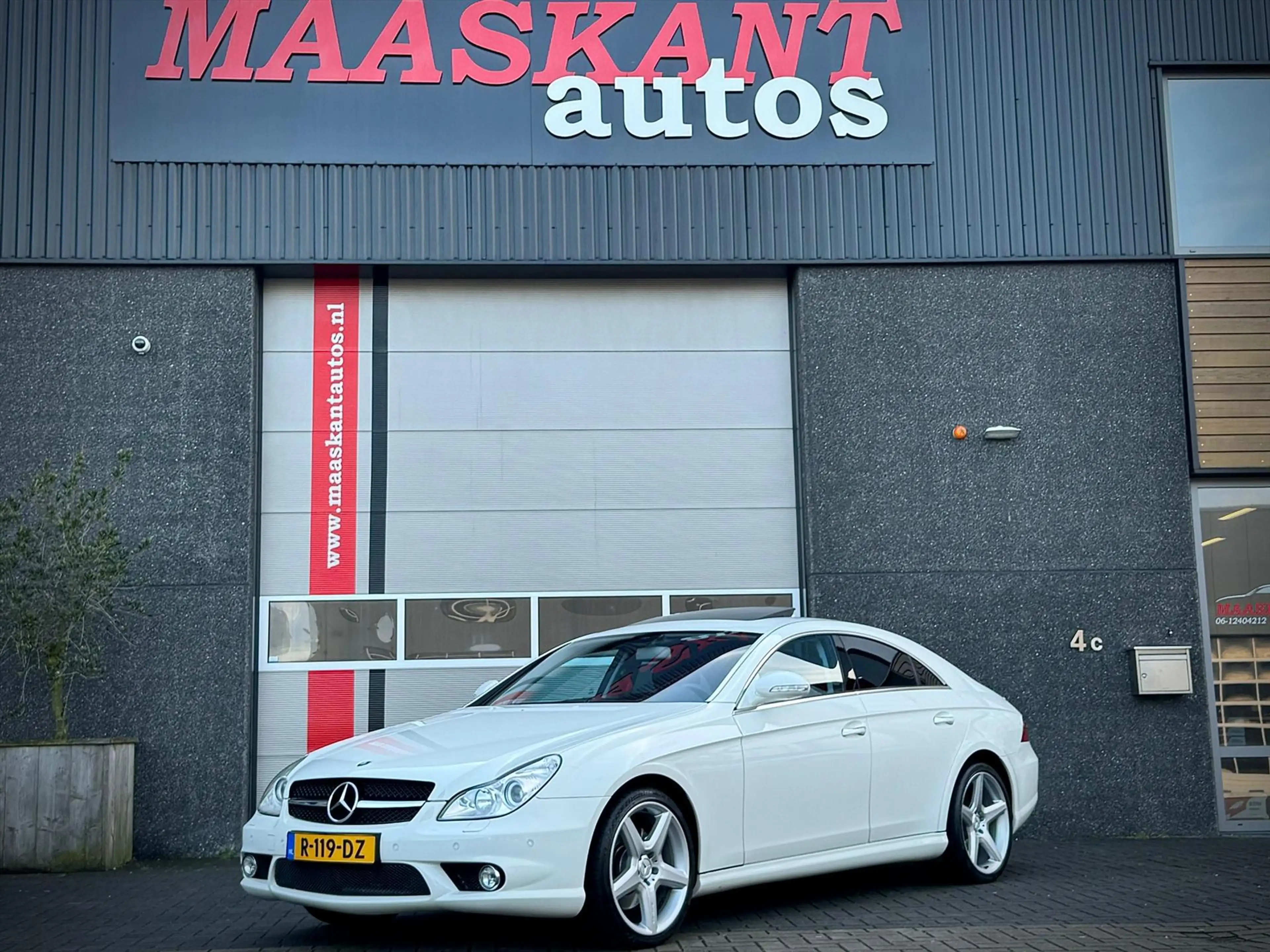 Mercedes-Benz CLS 350 Aut / Amg pack / Sunroof / Just serviced / History — photo 2