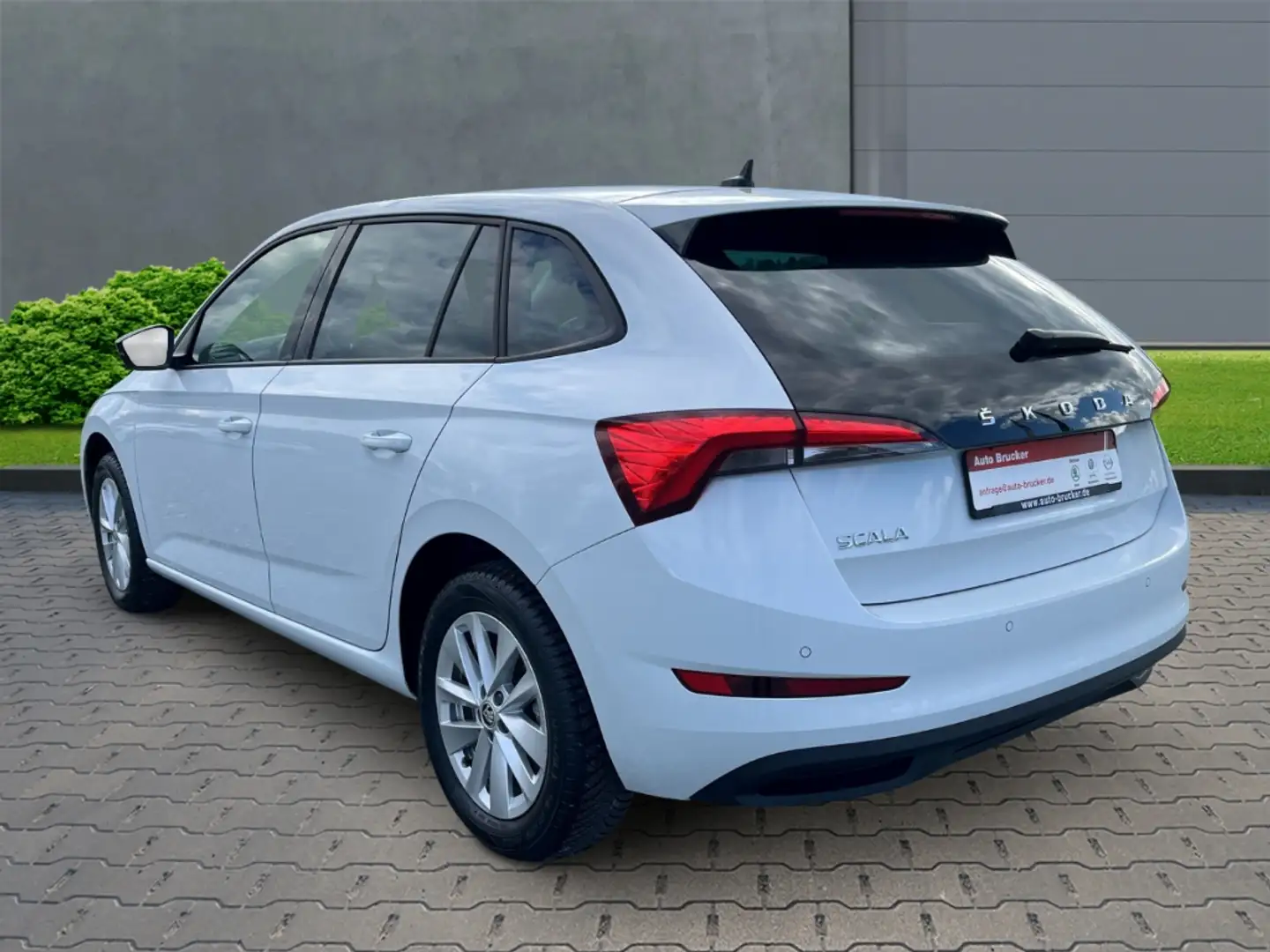 Skoda Scala Selection 1.0 TSI+Alufelgen+Klimaautomatik+Sitzhei Weiß - 2