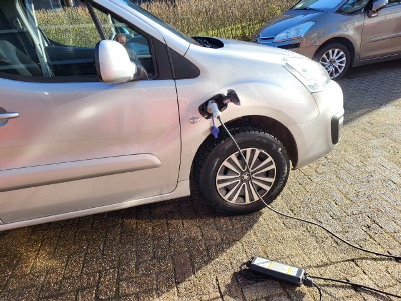 Peugeot Partner Model 2017 Full Electric met accu rapport — photo 10