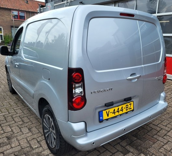 Peugeot Partner Model 2017 Full Electric met accu rapport — photo 9
