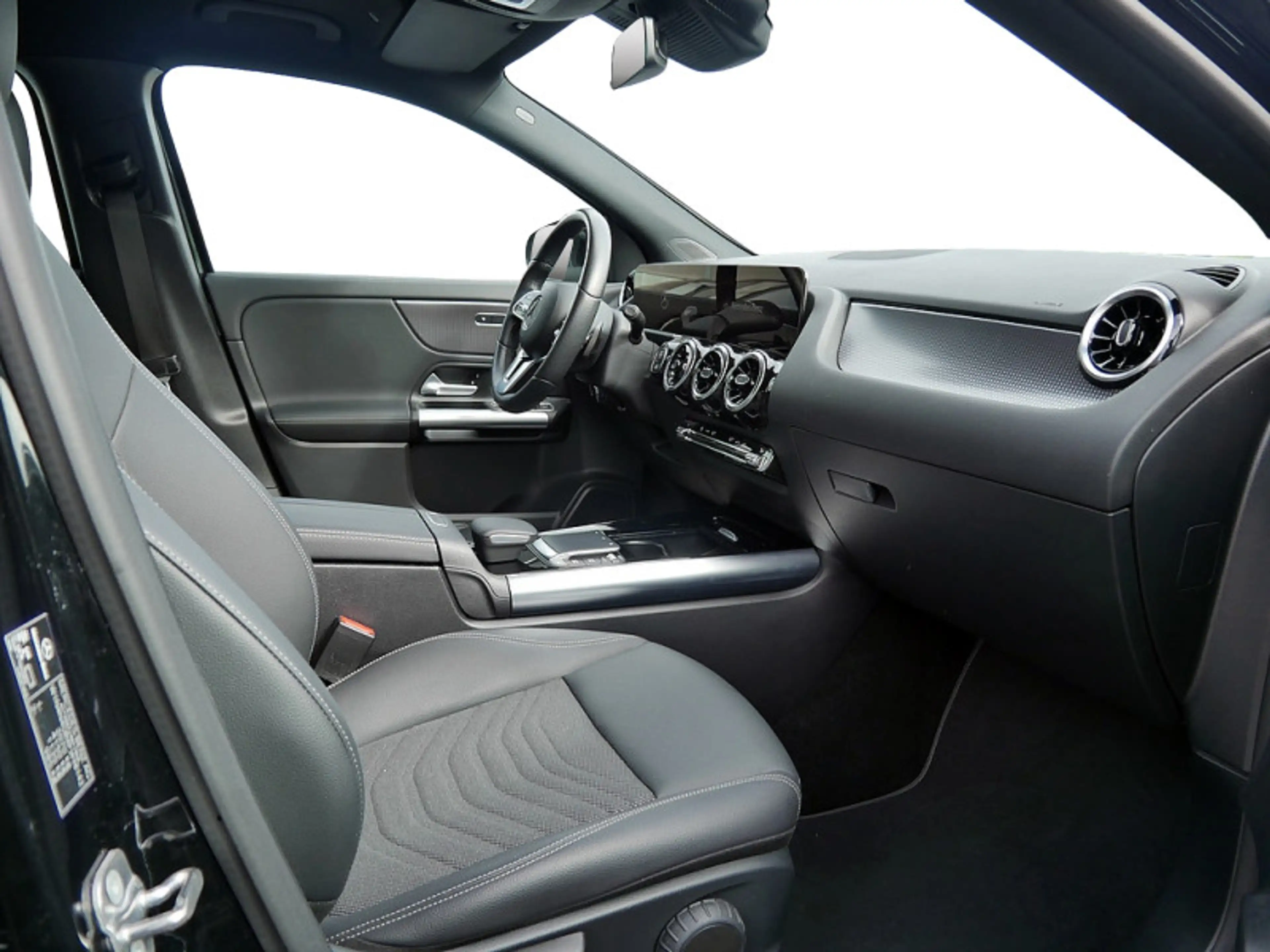 Mercedes-Benz GLA 250 PROGRESSIVE AHK SPUR PDC SHZ — photo 7
