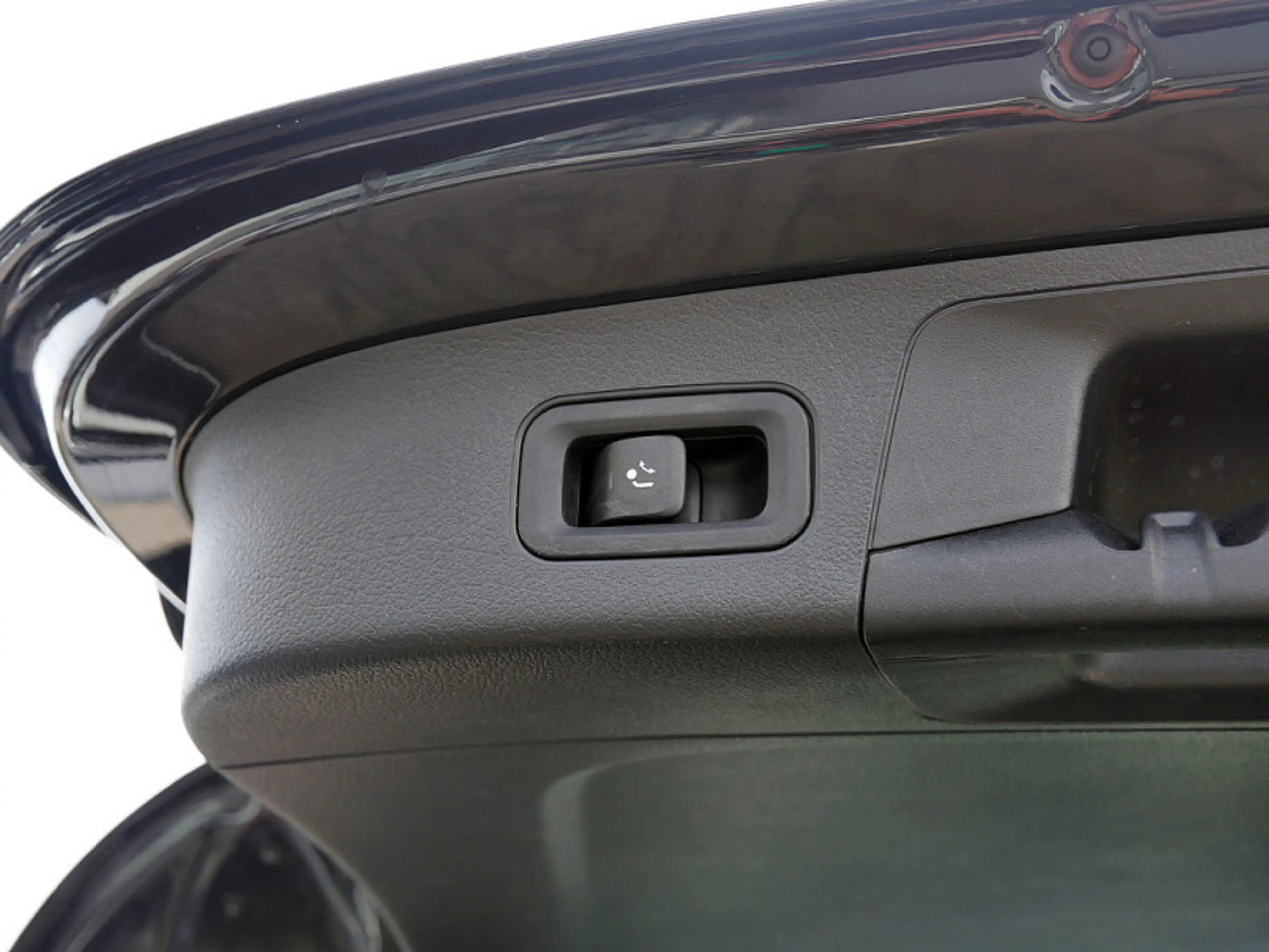 Mercedes-Benz GLA 250 PROGRESSIVE AHK SPUR PDC SHZ — photo 12
